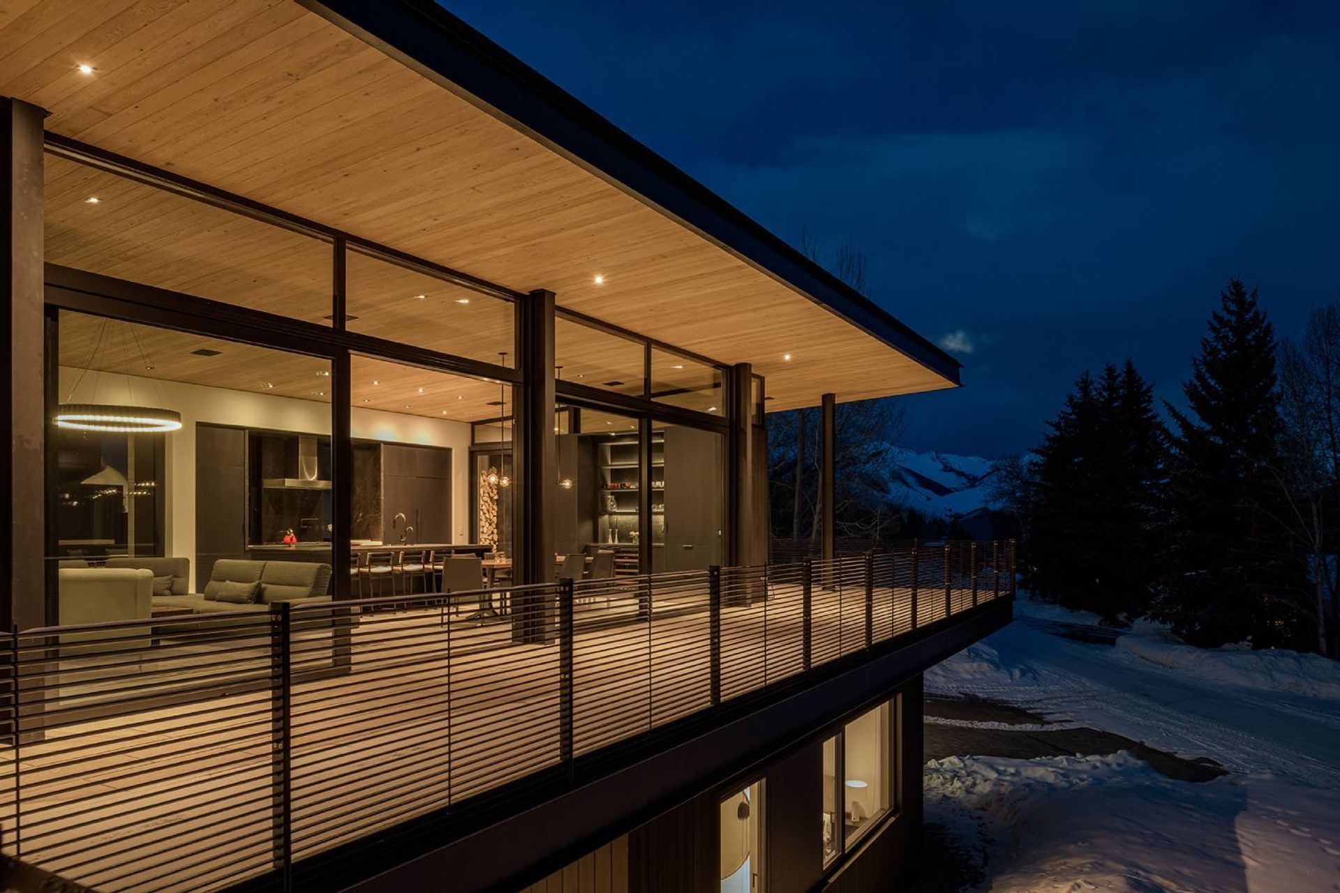 avalanche-chalet-image-06.jpg