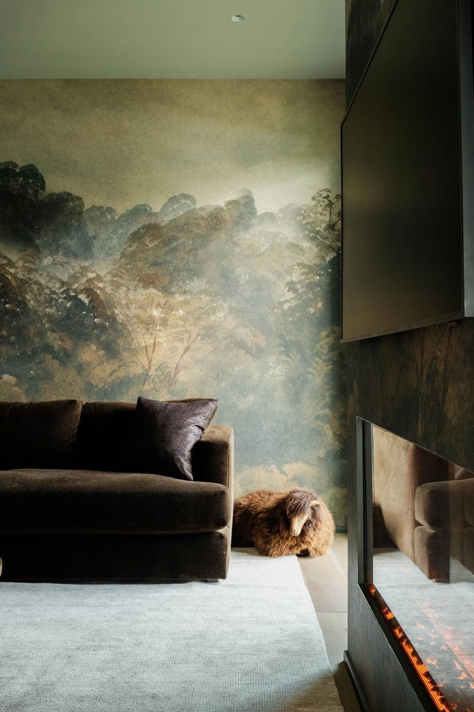 imgi18moody-wallpapered-modern-reading-room-interiors-in-cozy-mountain-house.jpg