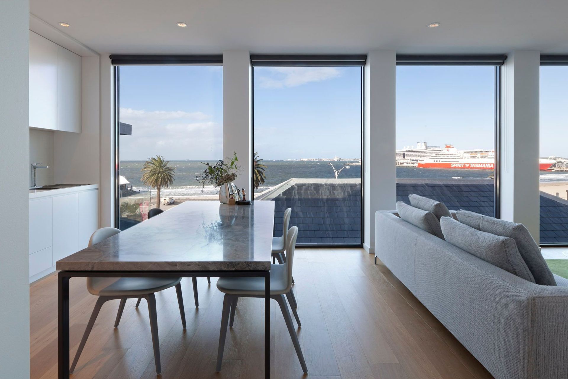 PORT-MELBOURNE-APARTMENT02.jpg