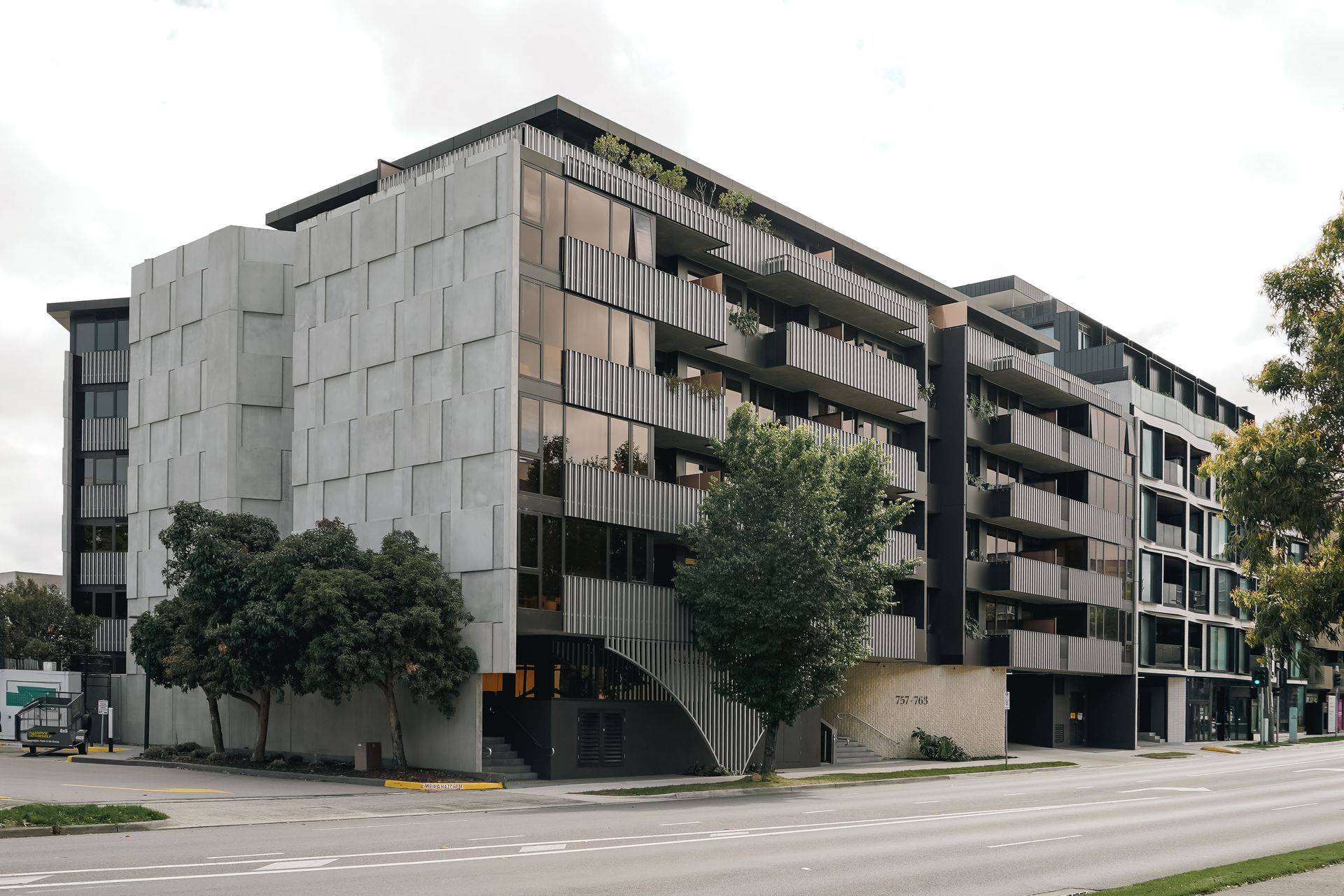 Toorak-Rd-1-of-19.jpg