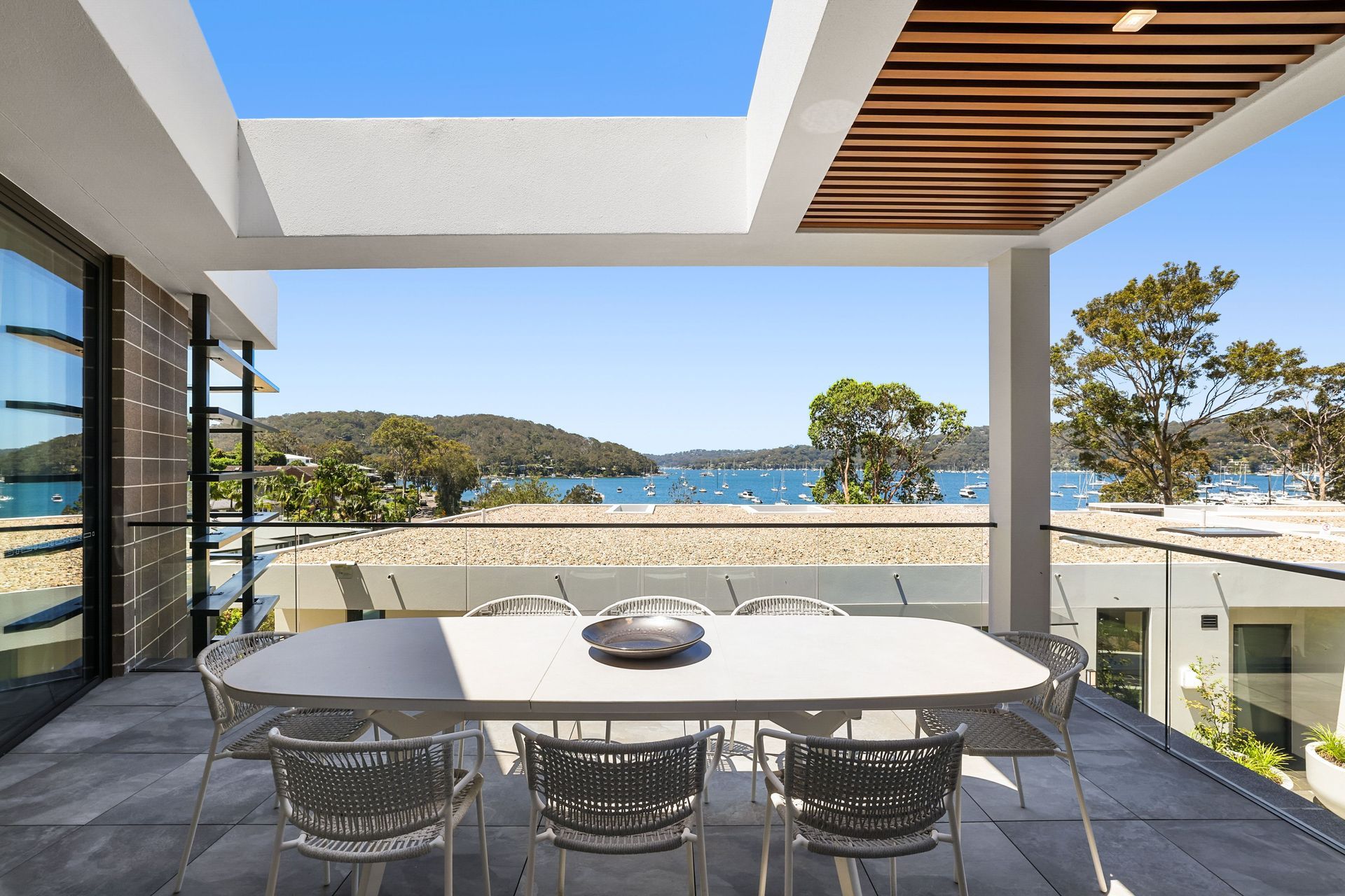 balcony2.jpg
