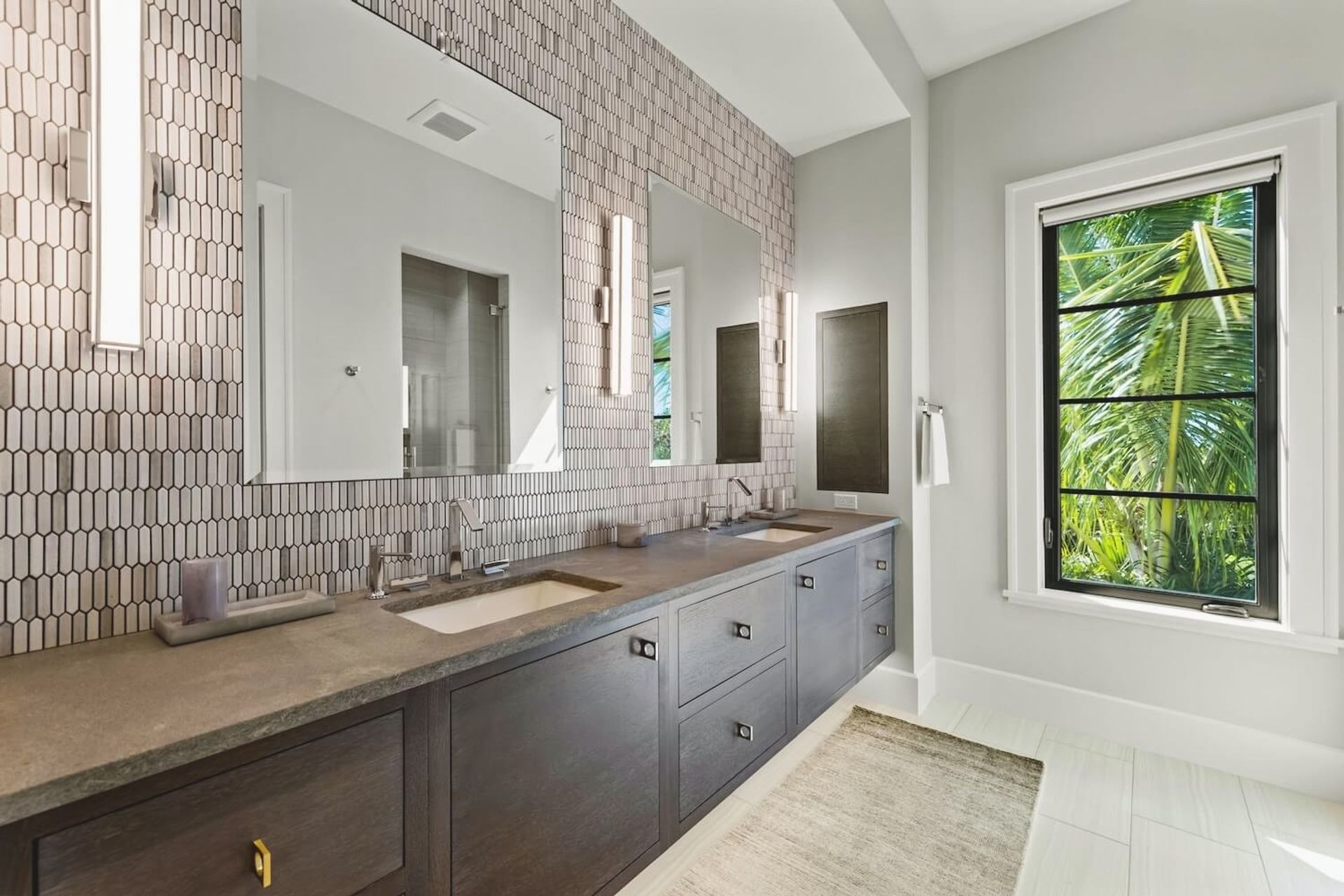 029bathroom3-1of2.jpg