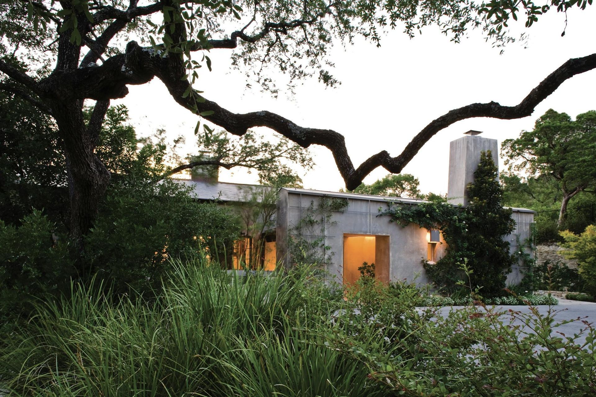 03HouseAboveLakeAustinch30361A.jpg