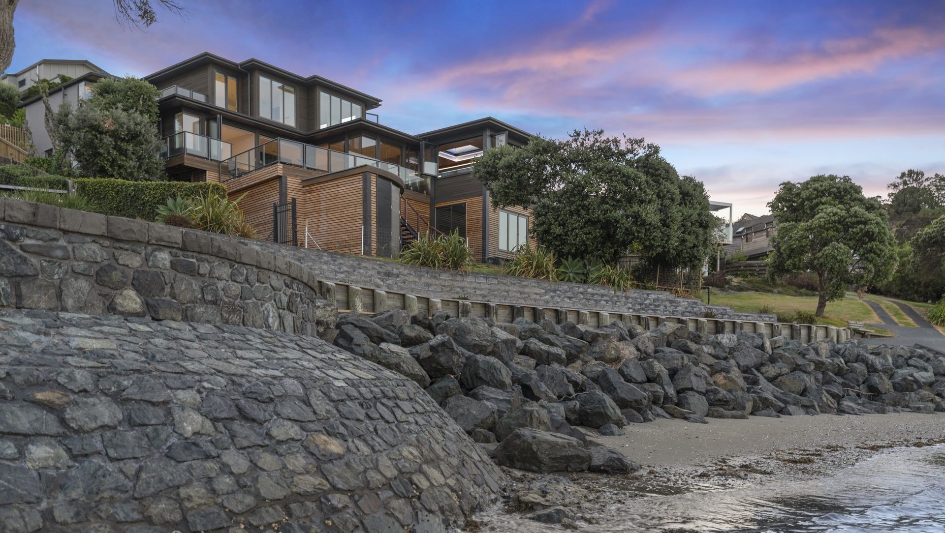 Milly’s Beach House, Algies Bay banner