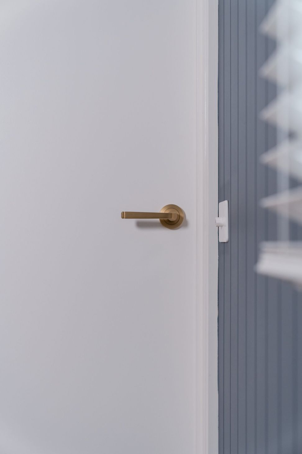 Detail-Blue-Green-Bedrooms-Hunting-for-George-Reno-Goals-Lorne-Beach-House-DSC09708-scaled.jpg