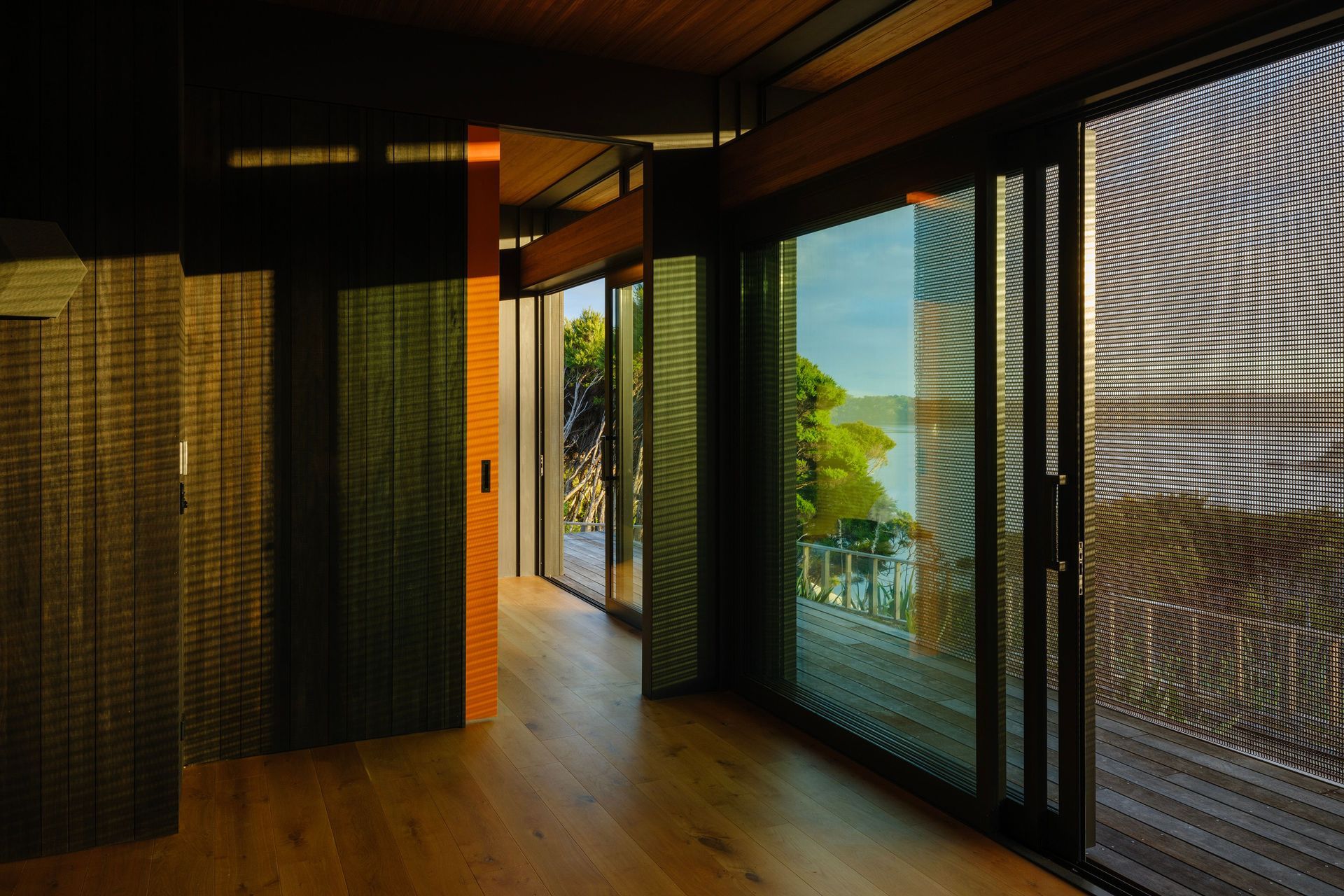 Kawau-Island-Housefiltered-light-through-Kaynemaile-screenSimon-Devitt-Photographer7.jpg