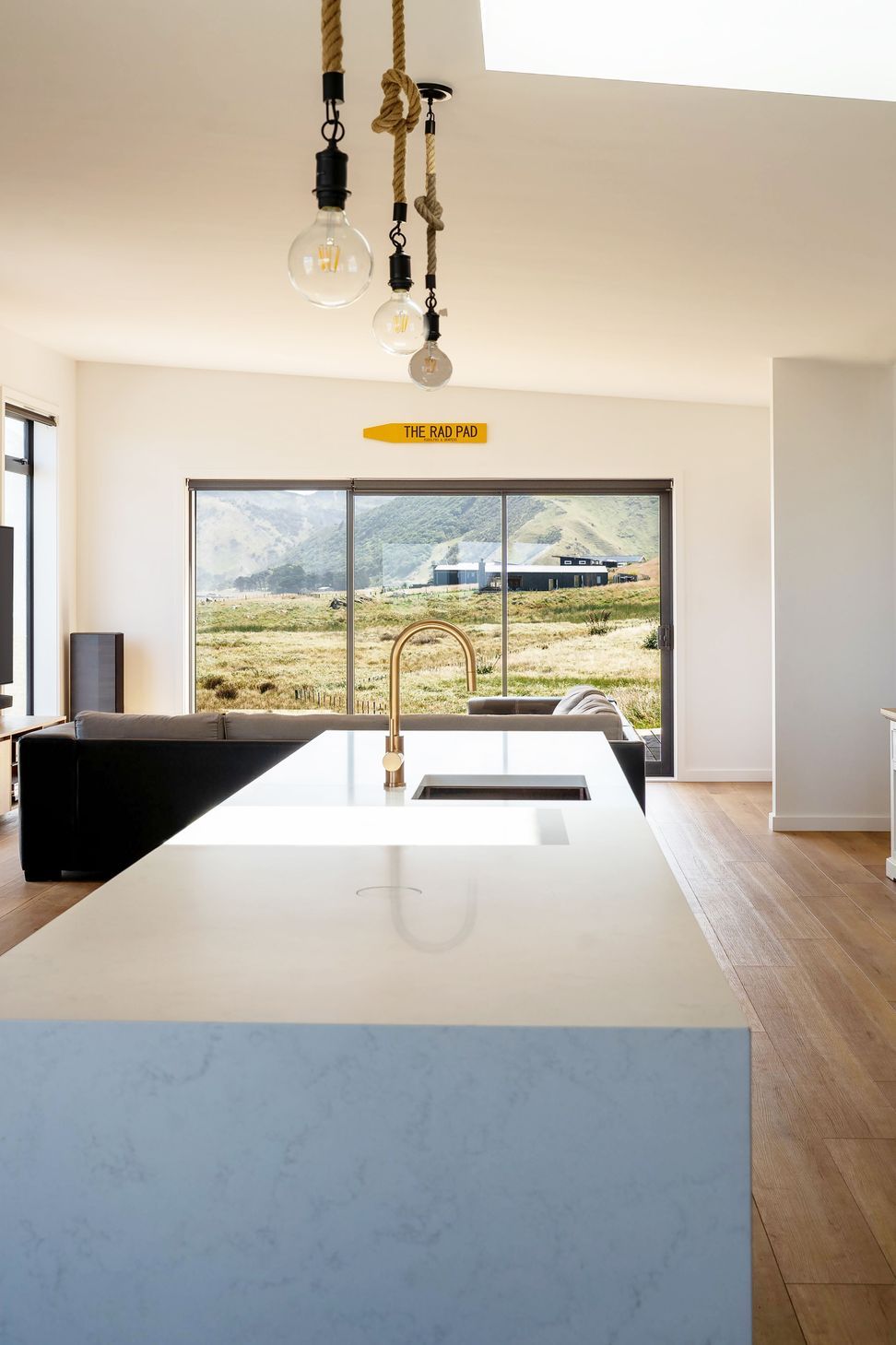 Visual connection to the landscape and neighbouring properties creates a sense of community without compromising on privacy