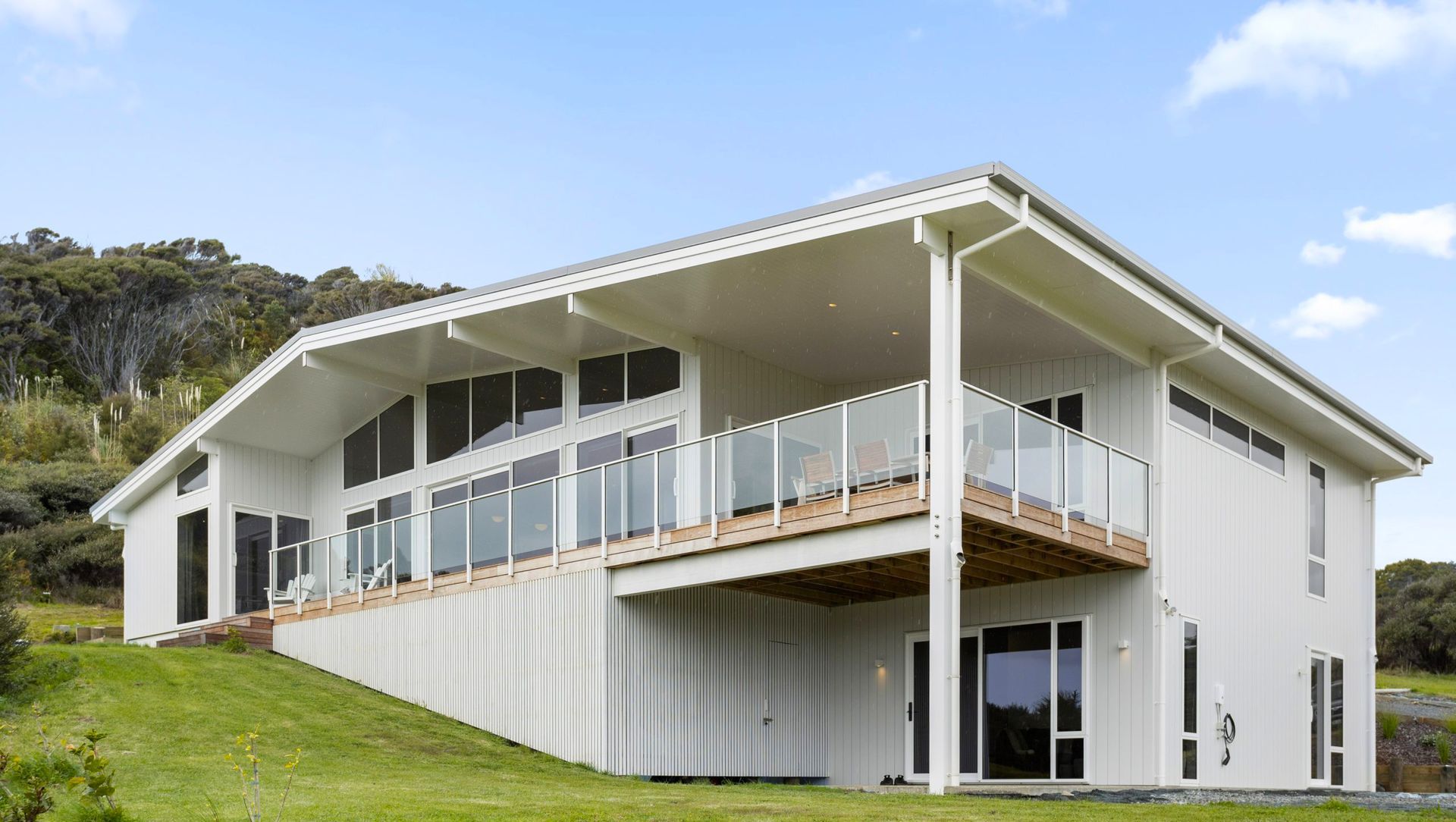 Glass Balustrades Designed for Coastal Homes – Rings Beach Project banner
