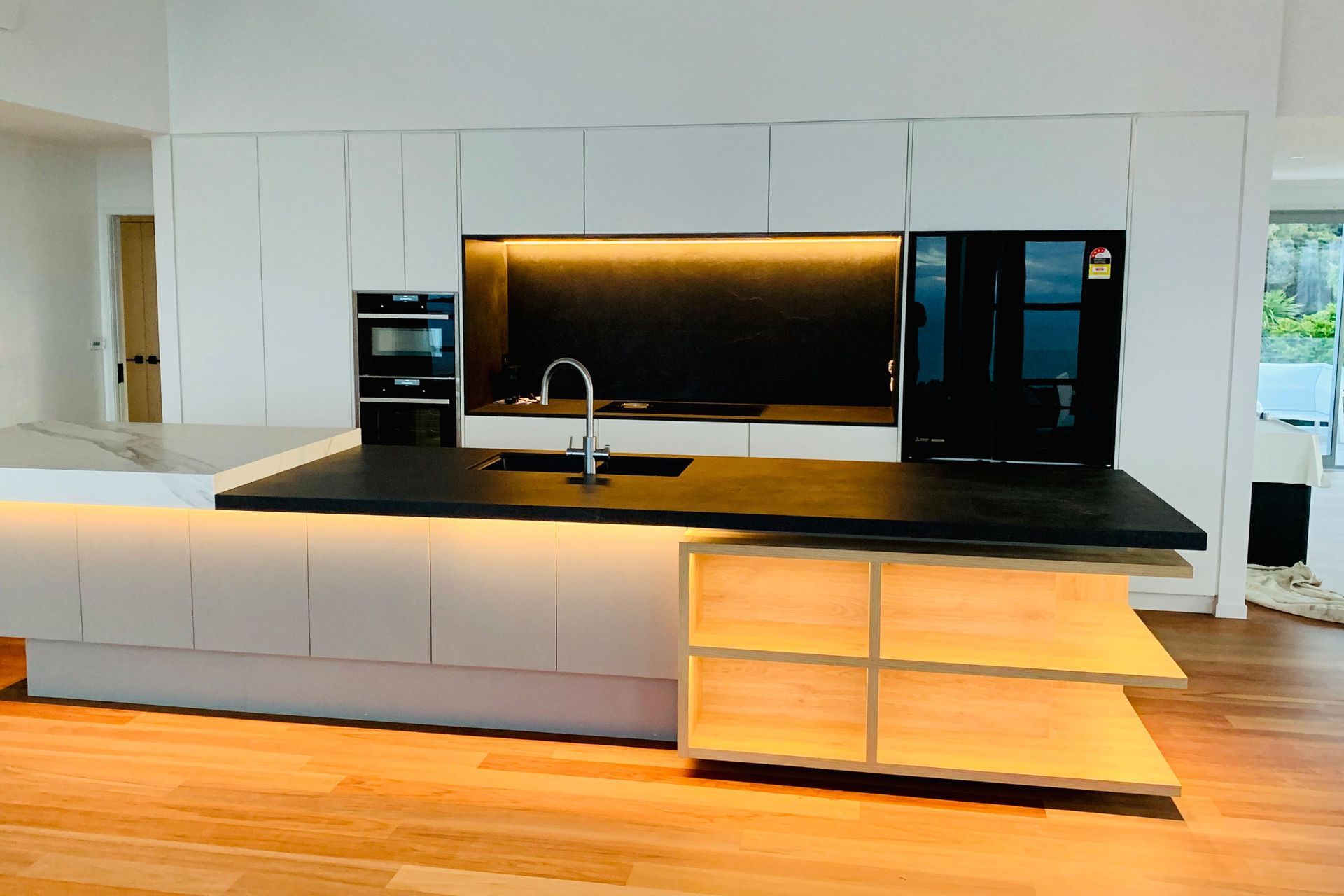 Kitchen &amp; Laundry, Langs Beach