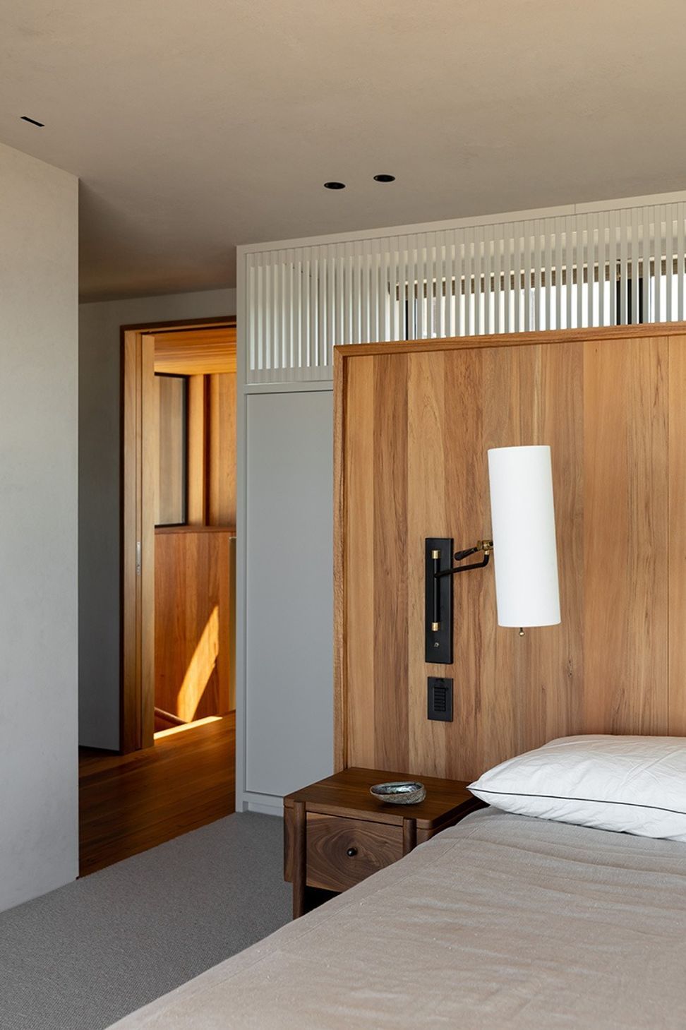 imgi19Pukehina-House-bedroom.jpg