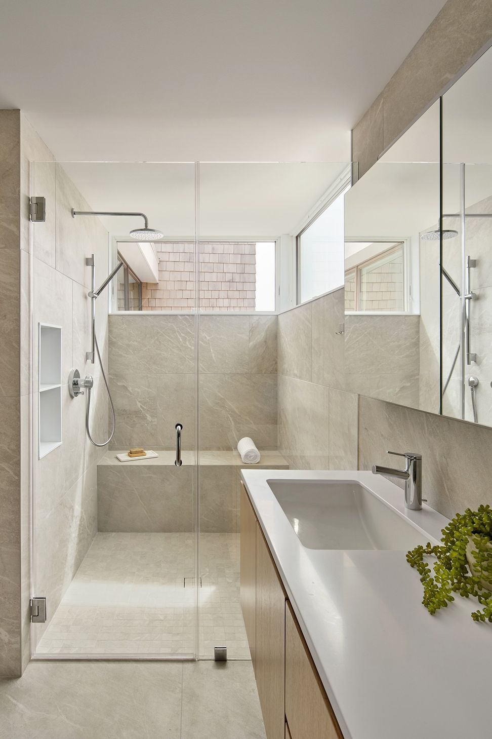 imgi25gap-house-lbi-main-bathroom-shower-render.jpg