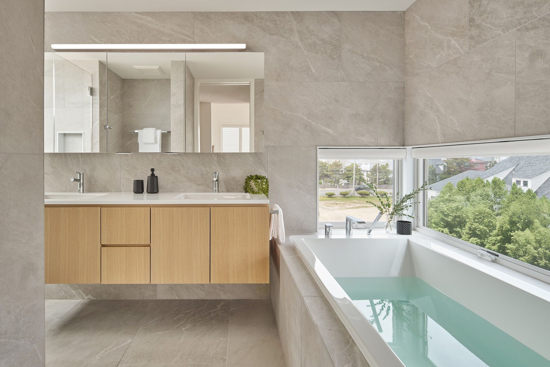 imgi26gap-house-lbi-main-bathroom-render.jpg