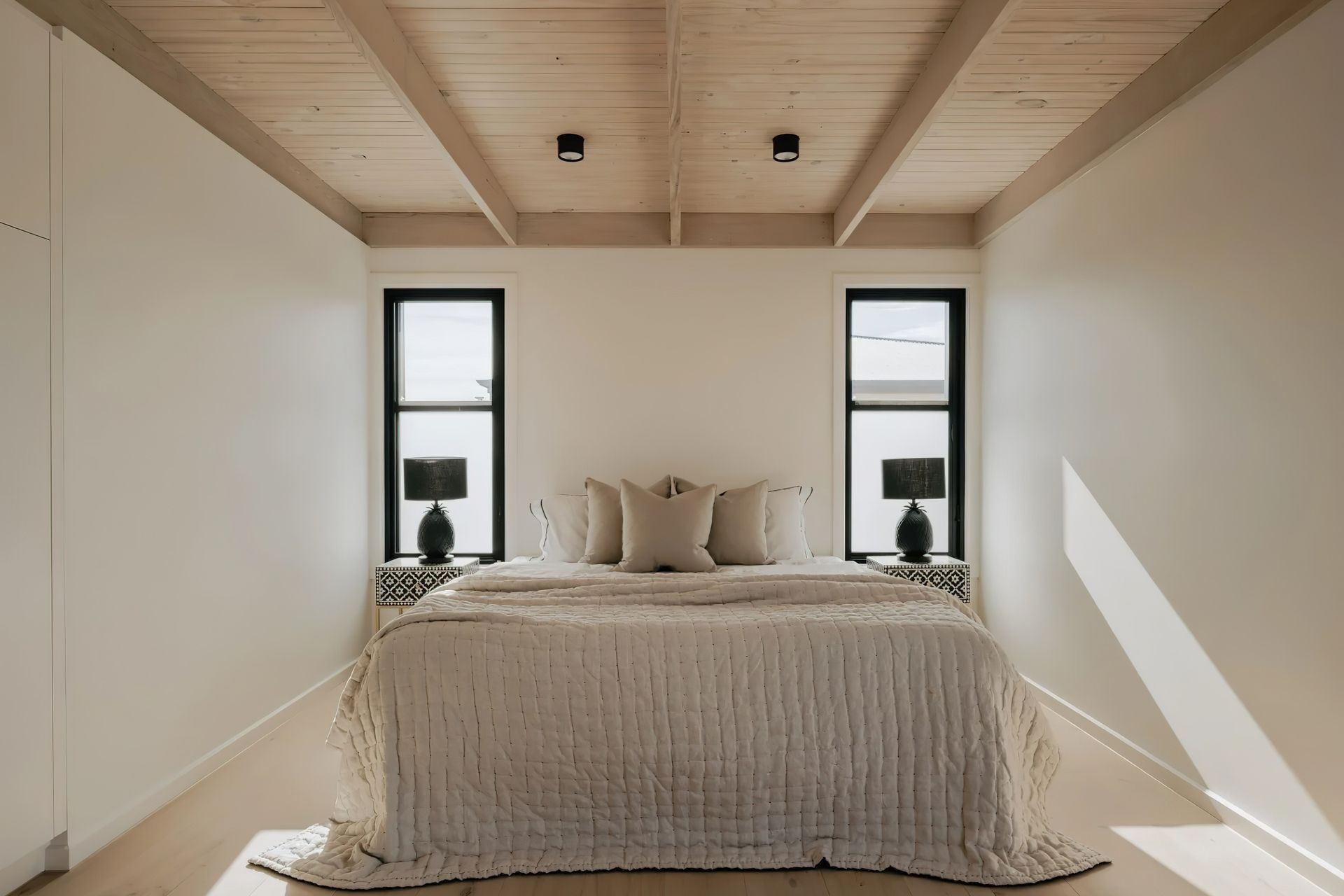 imgi7ResizedBedroomImage.jpeg