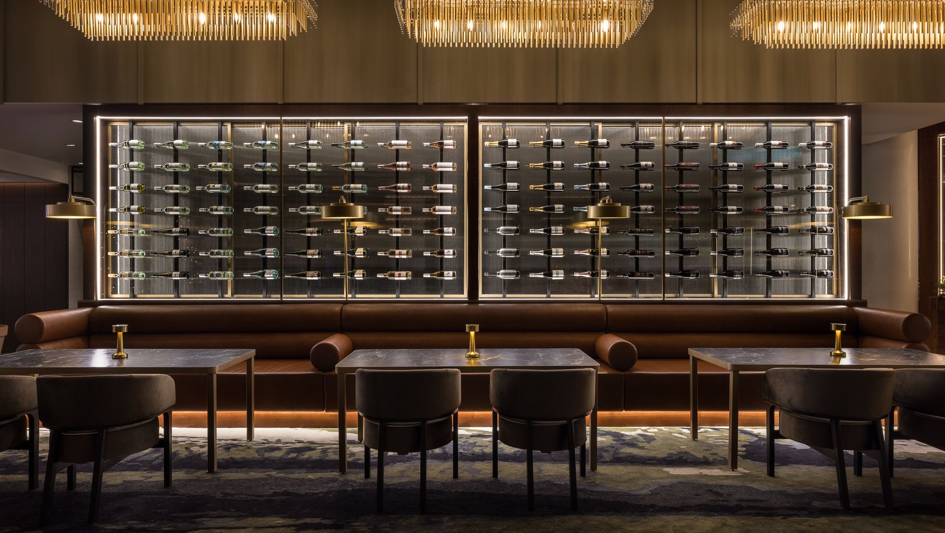 Cocktail lounge