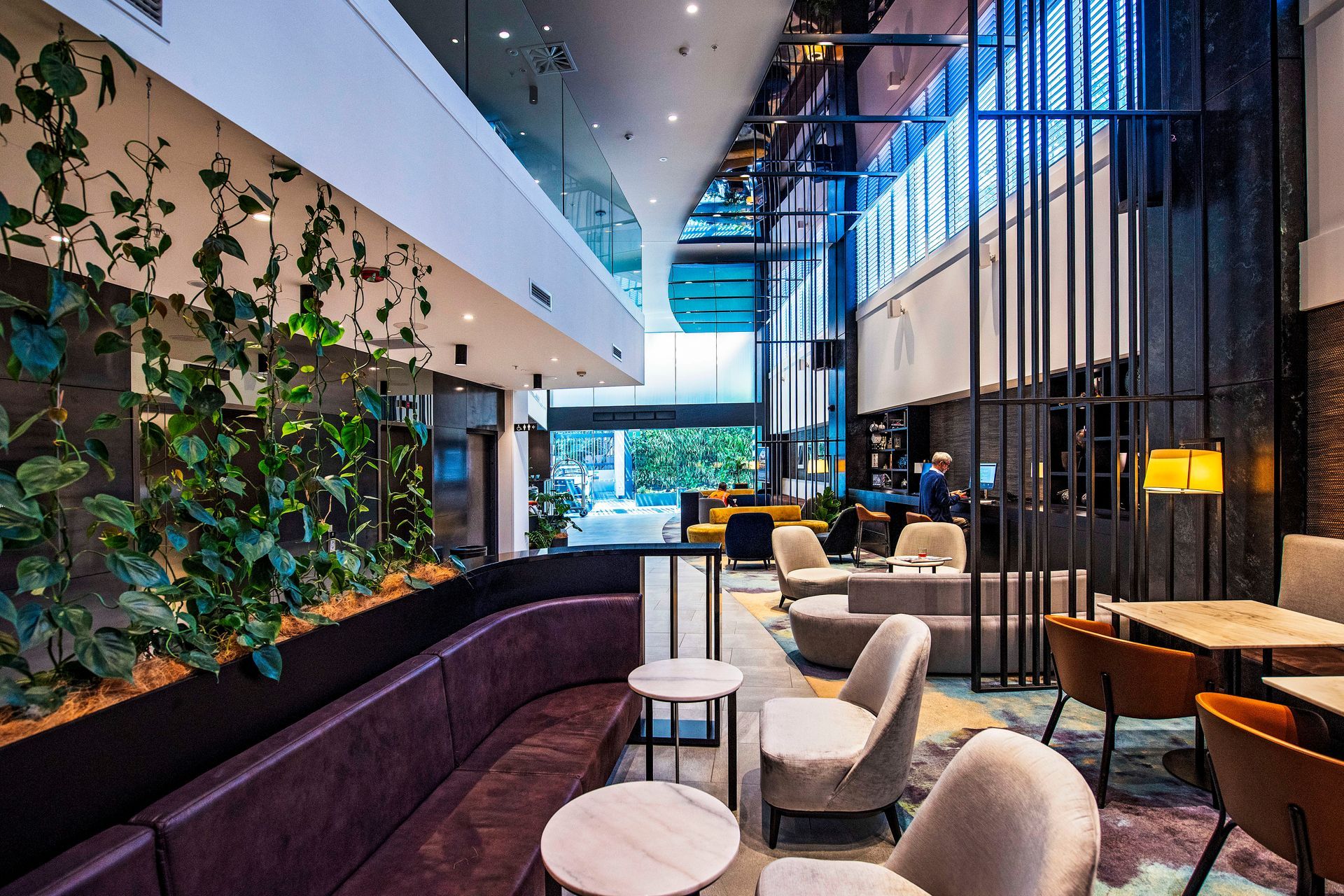 C-Four-Points-Lobby-020.jpg