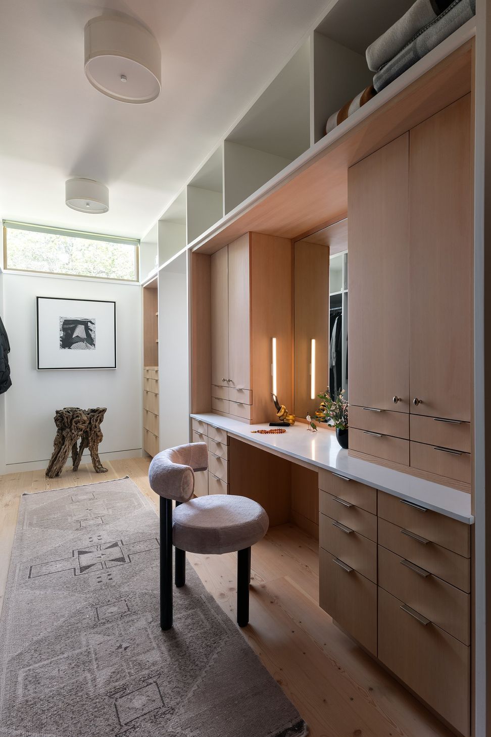 15WestLakeHillsPhoenixCuppettKilpatrickArchitectureandInteriorDesignAustinATXArchitectsaustin-tx-custom-makeup-vanity-dressing-room.jpg