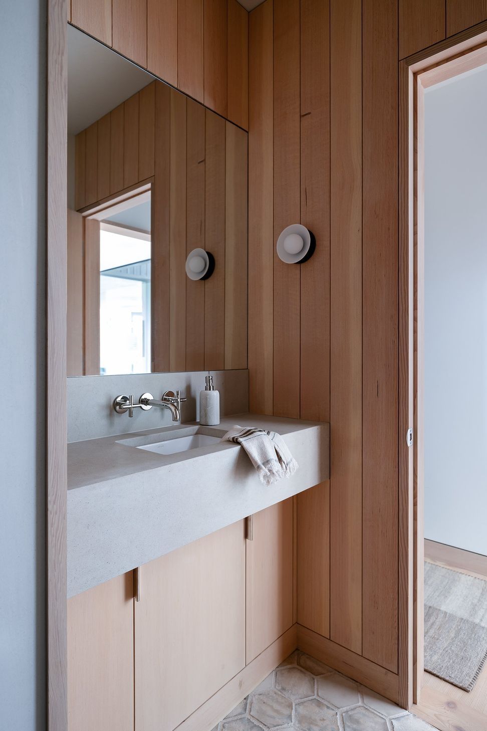 19WestLakeHillsPhoenixCuppettKilpatrickArchitectureandInteriorDesignAustinATXArchitectspowder-room-interiors.jpg