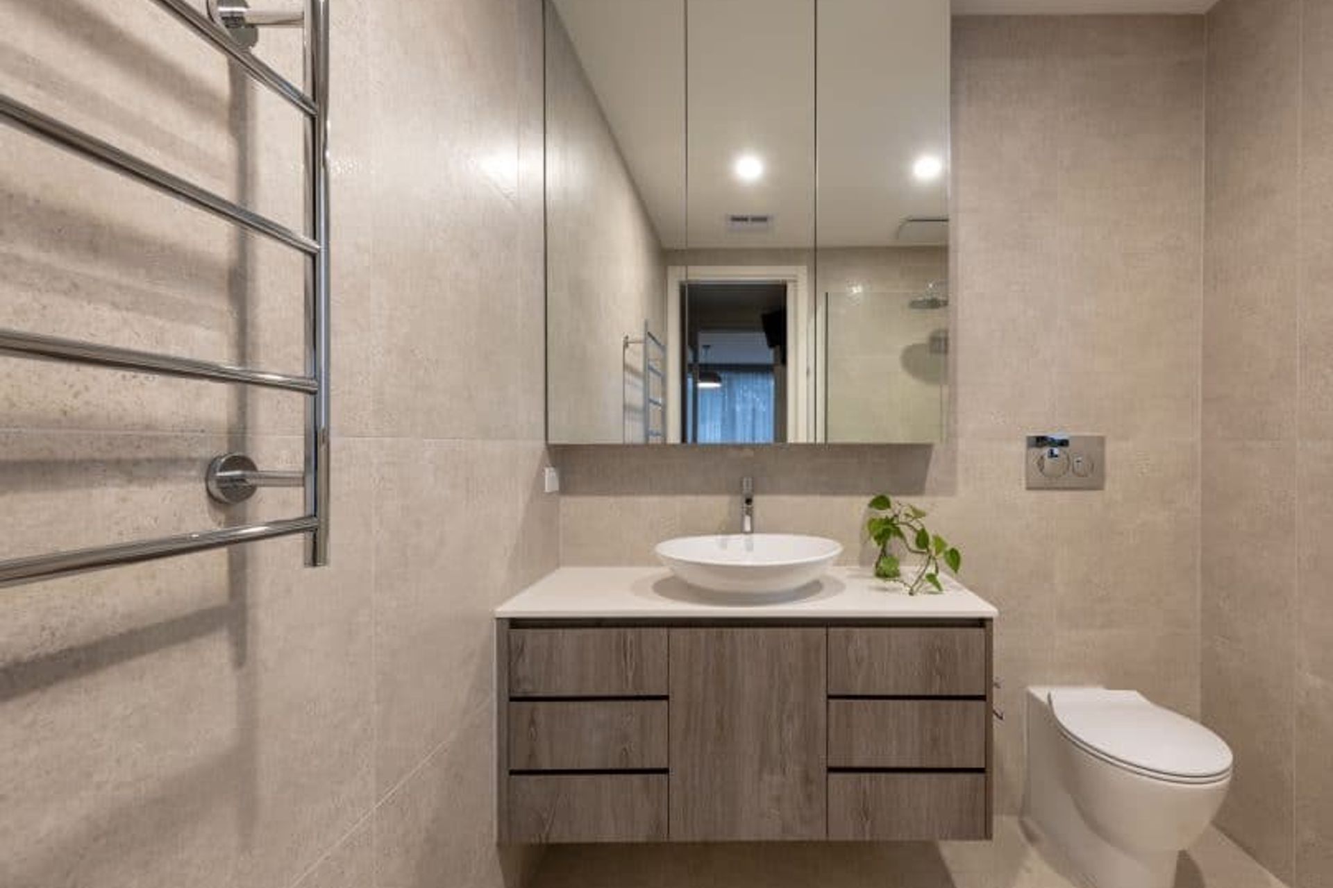 MODERN LIVING