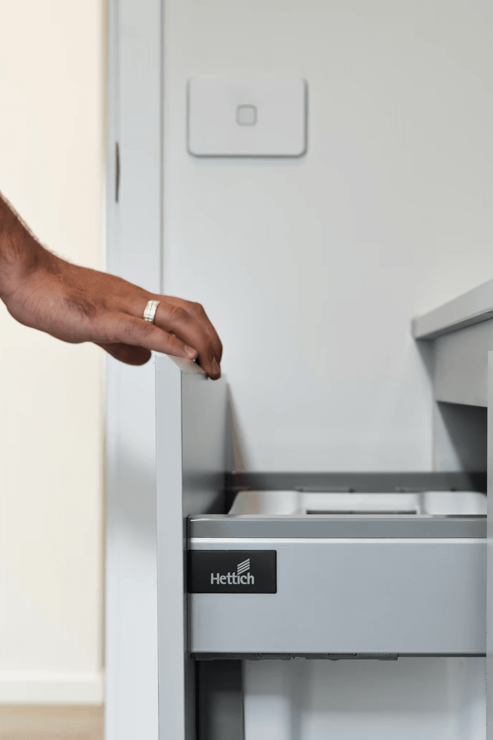 Hettich-Laundry-Hamper-Sequence-3.png