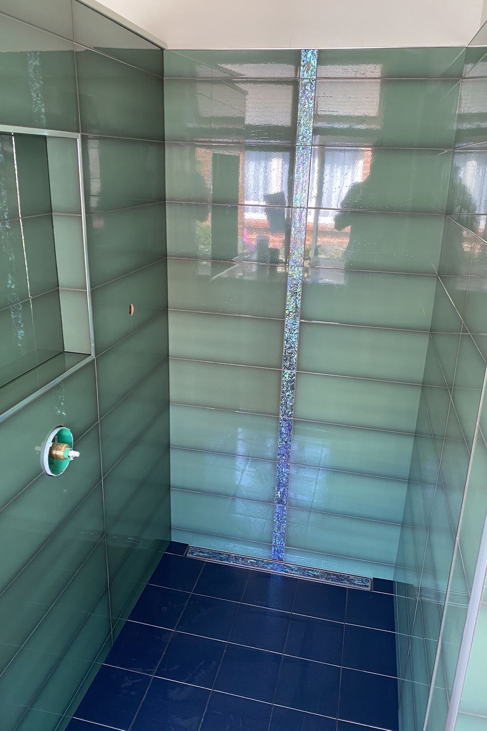 Tiled shower walls &amp; floor