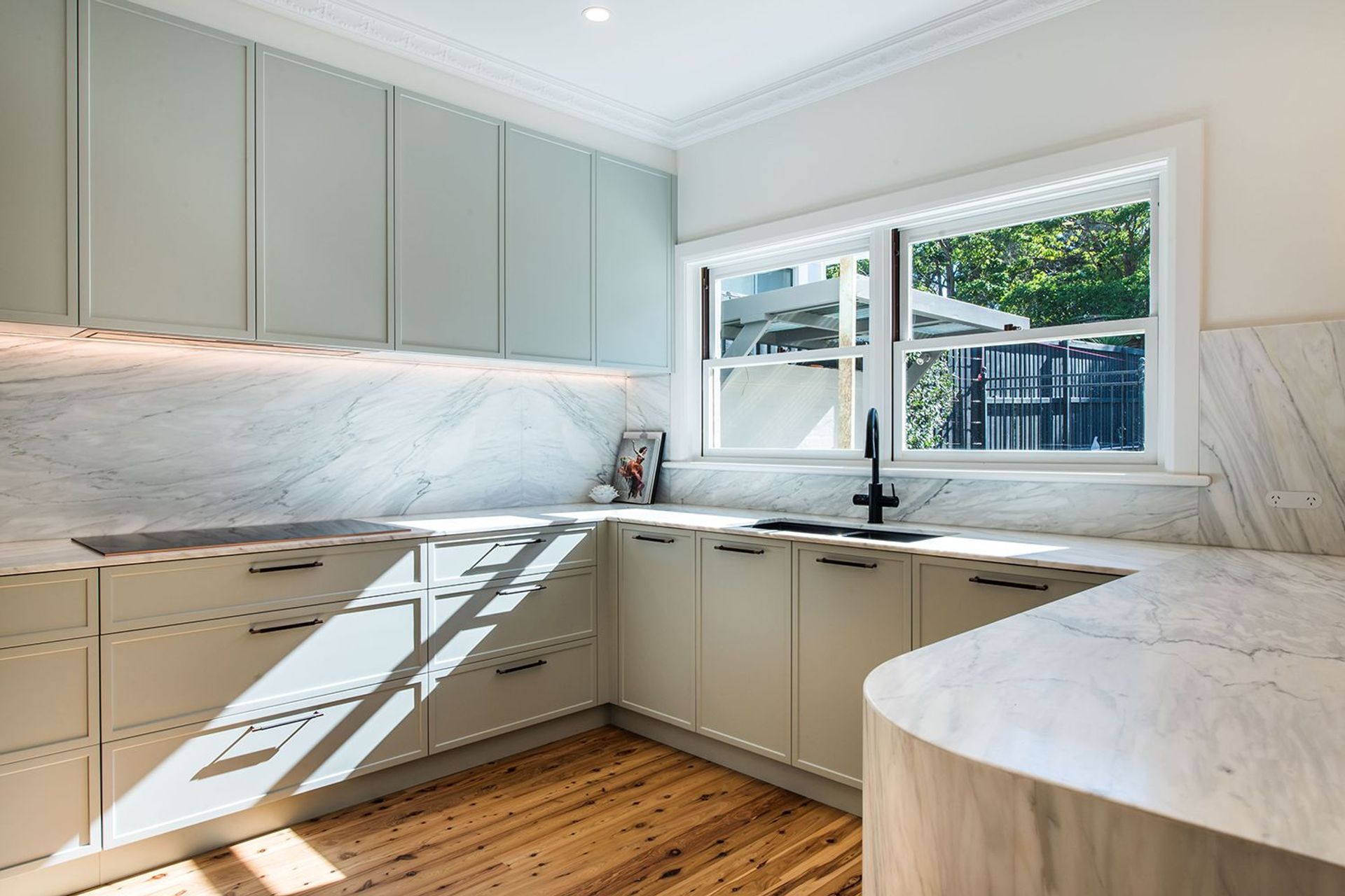 Modern-Luxury-Premier-Kitchens-design-renovation-gitani-polytec-Dulux-Smeg-Abey-Frank-Zip-Hepburn-Handles-04.jpg