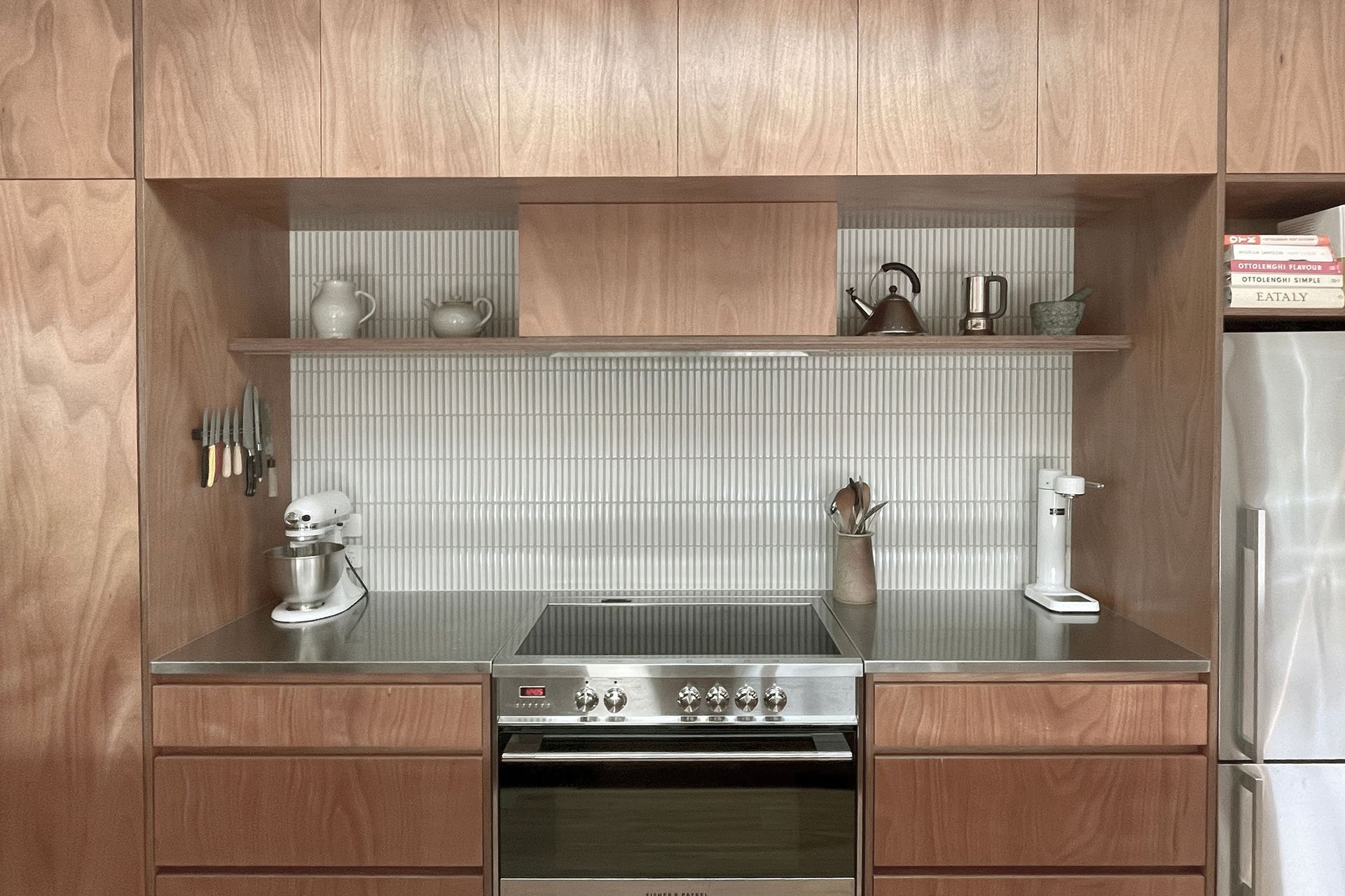 aka-g-kitchen-rear.jpg