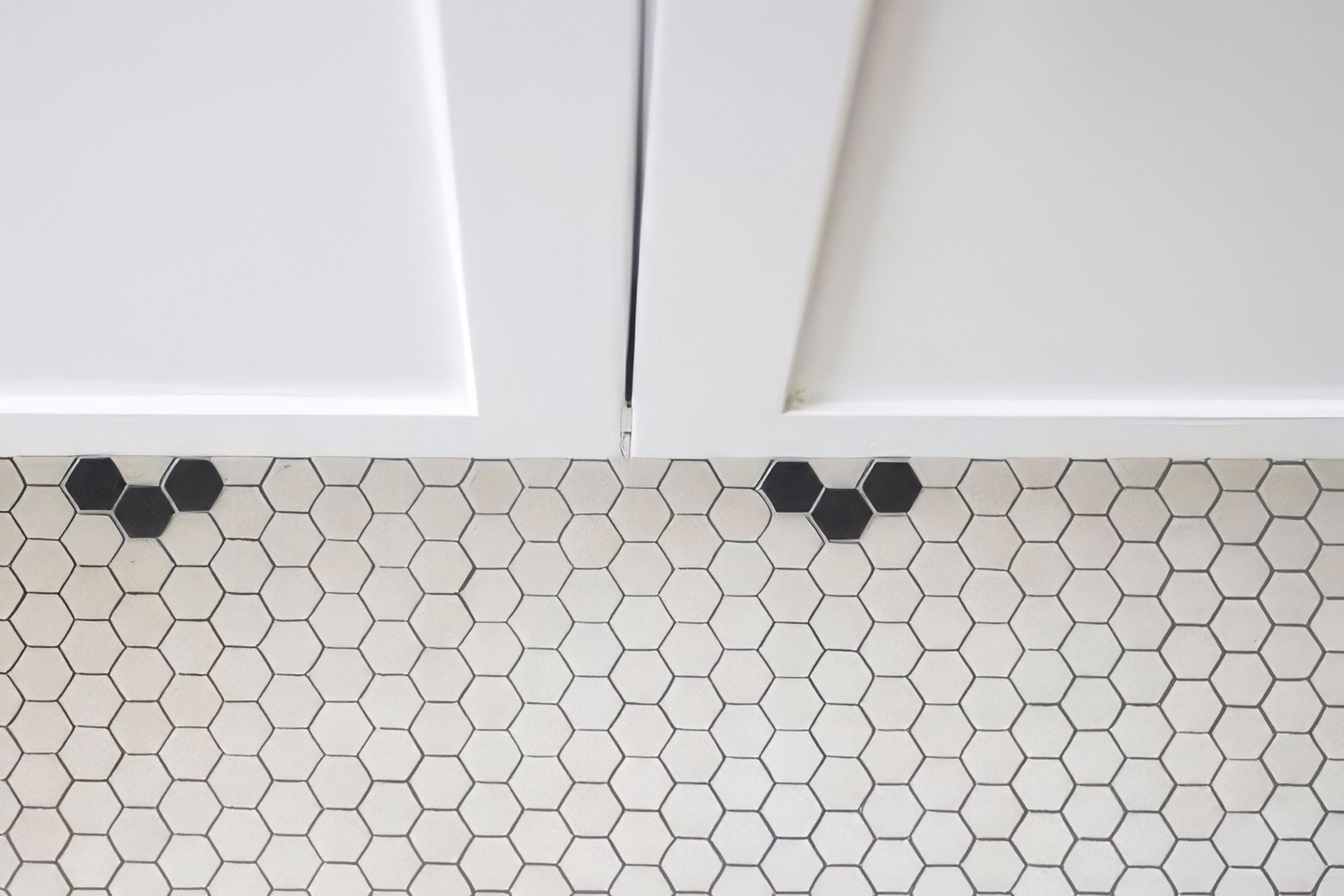 archipro-hamptons-bathroom-tiles-helen-baumann-design-1.jpeg