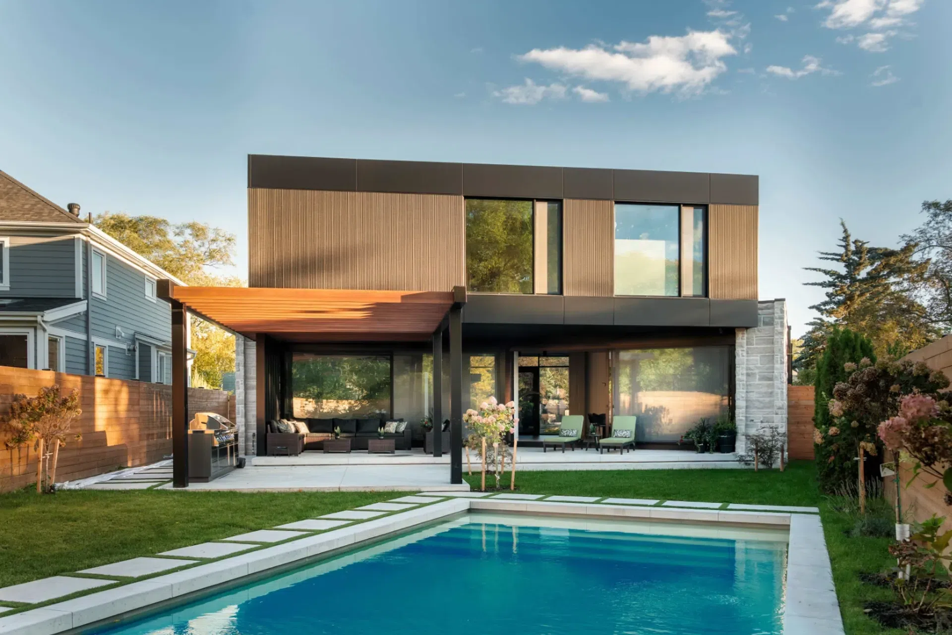 smpl-Design-Studio-broadleaf-modern-5.webp