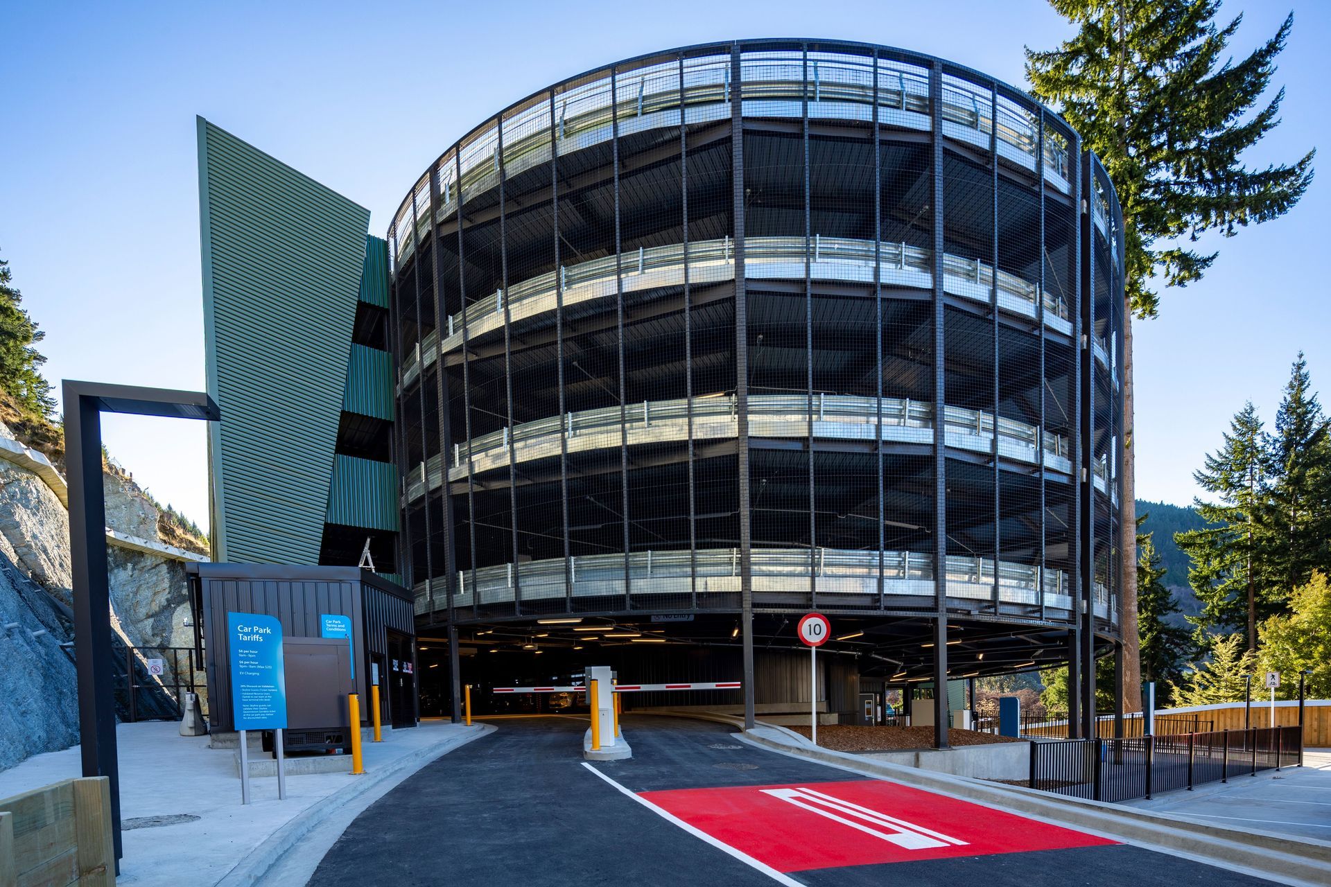 SkylineBottomTerminalCarpark008.jpg