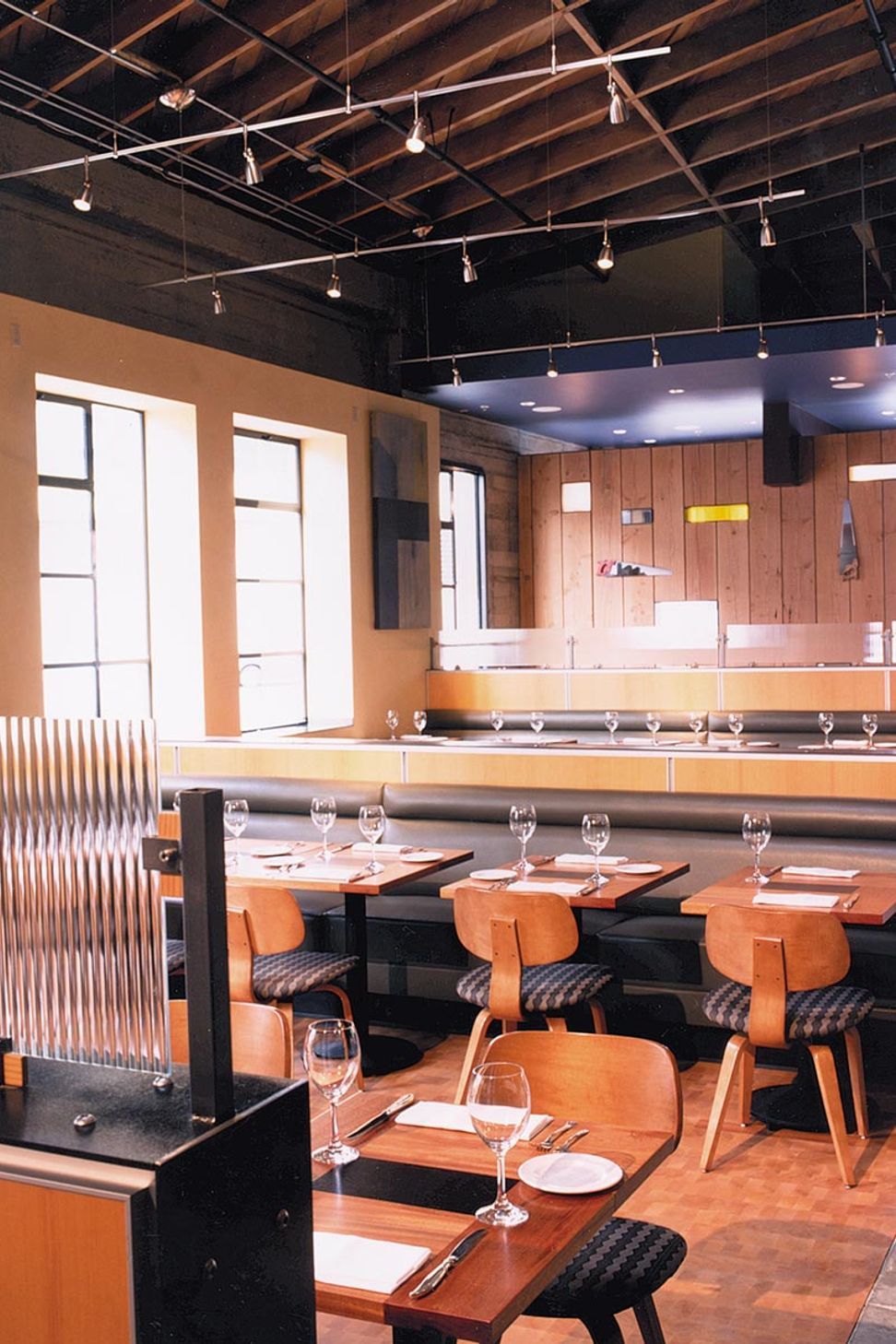 005Zack-de-VitoModern-Architecture-Construction-Design-Gordons-House-of-Fine-Eats-San-Francisco-Custom-RestaurantDining-Room.jpg