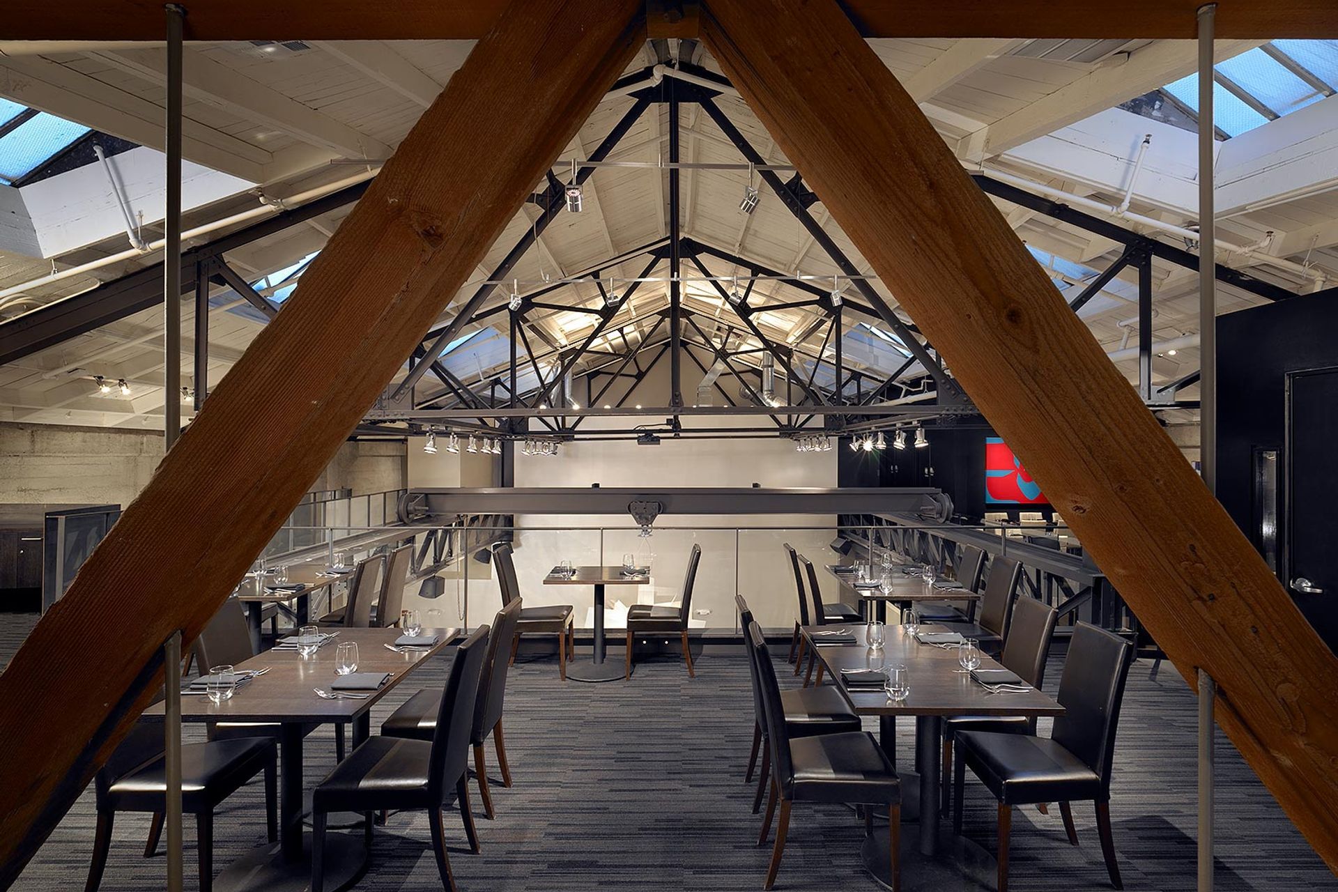 008Zack-de-VitoModern-Architecture-Construction-Design-Orson-San-Francisco-Custom-RestaurantUpper-Floor-Dining-Wood-Beams.jpg