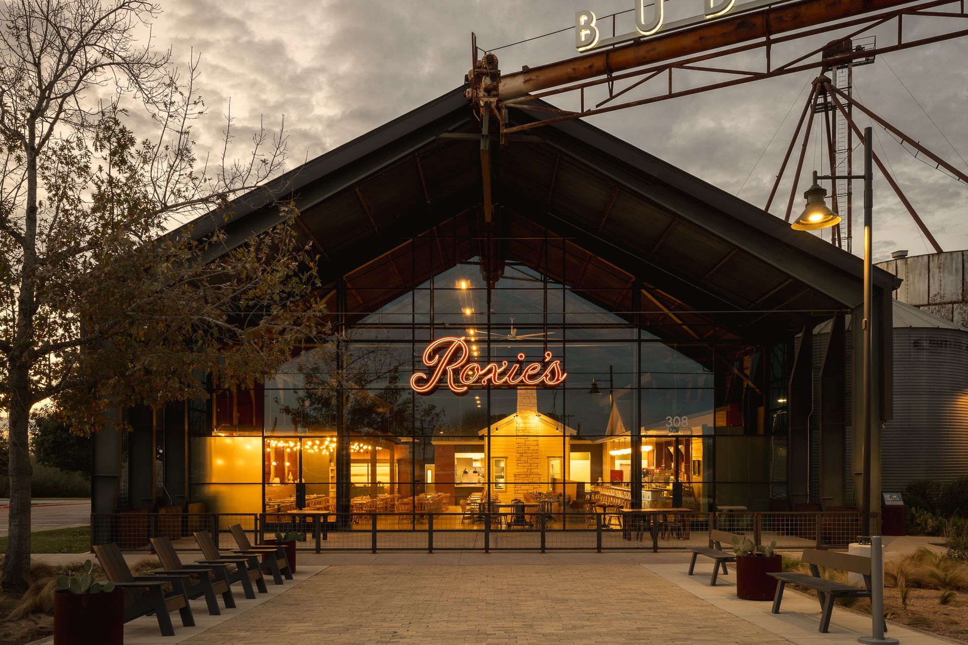 Roxies-Restaurant-Exterior-ALIGN-Austin-Architects-v3.jpg