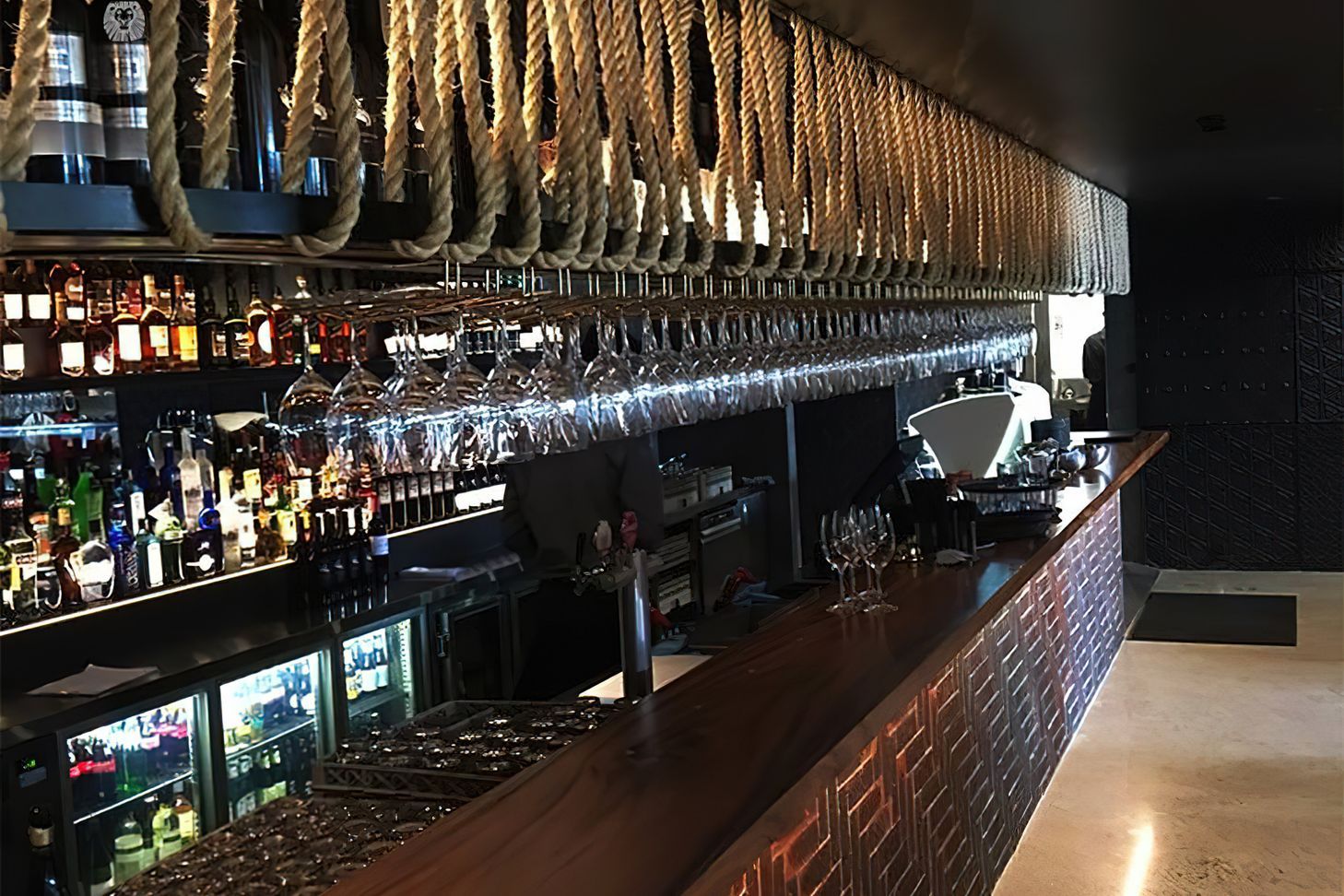 The-Meat-and-Wine-Co-Parramatta21-gigapixel-standard-scale-200x.jpg