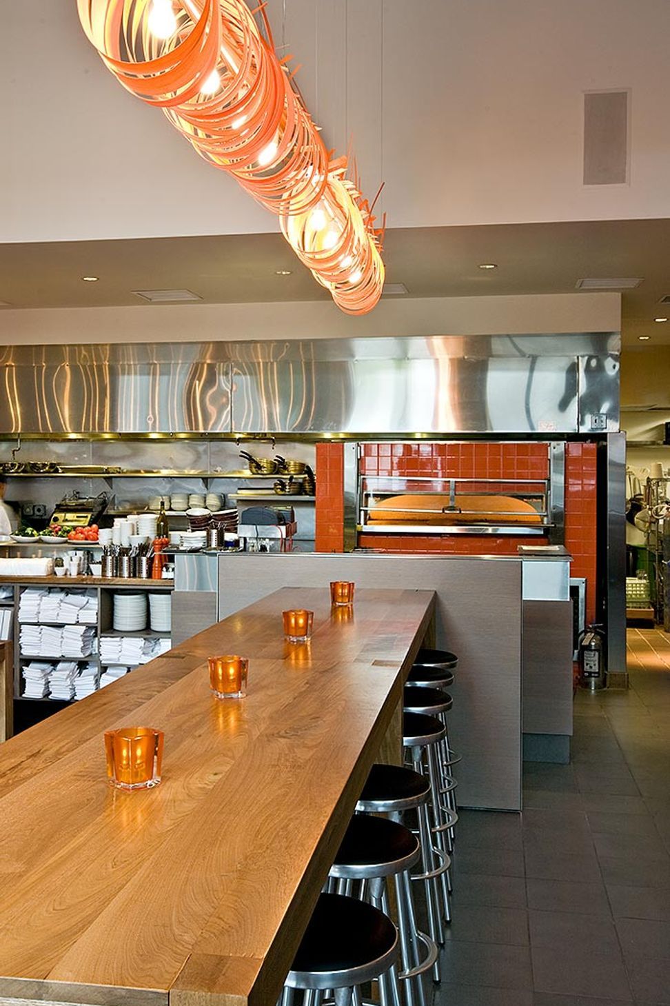 Zack-de-VitoModern-ArchitectureConstructionDesign-BuildDelarosaSan-FranciscoCustom-RestaurantDining-RoomKam-004.jpg