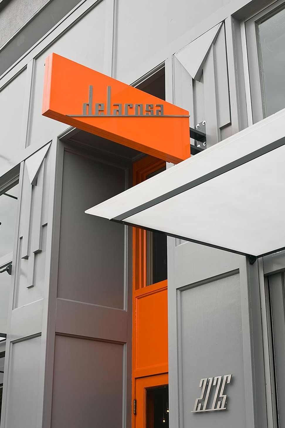 Zack-de-VitoModern-ArchitectureConstructionDesign-BuildDelarosaSan-FranciscoCustom-RestaurantFront-ElevationKam-002.jpg