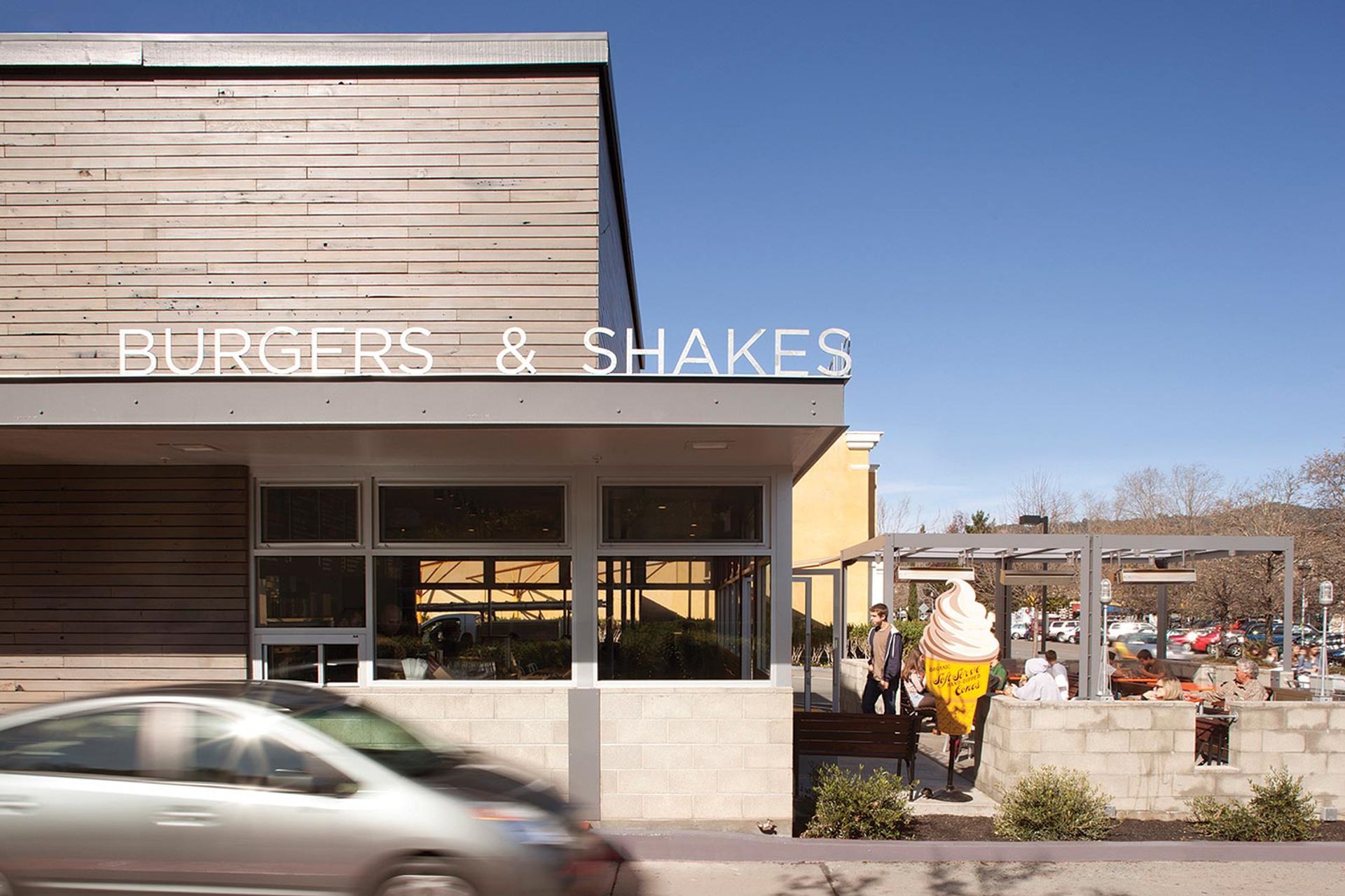 Zack-de-VitoModern-ArchitectureConstructionDesign-BuildSuper-Duper-BurgerMill-ValleyCustom-RestaurantDrive-by-WindowDamonte-002.jpg