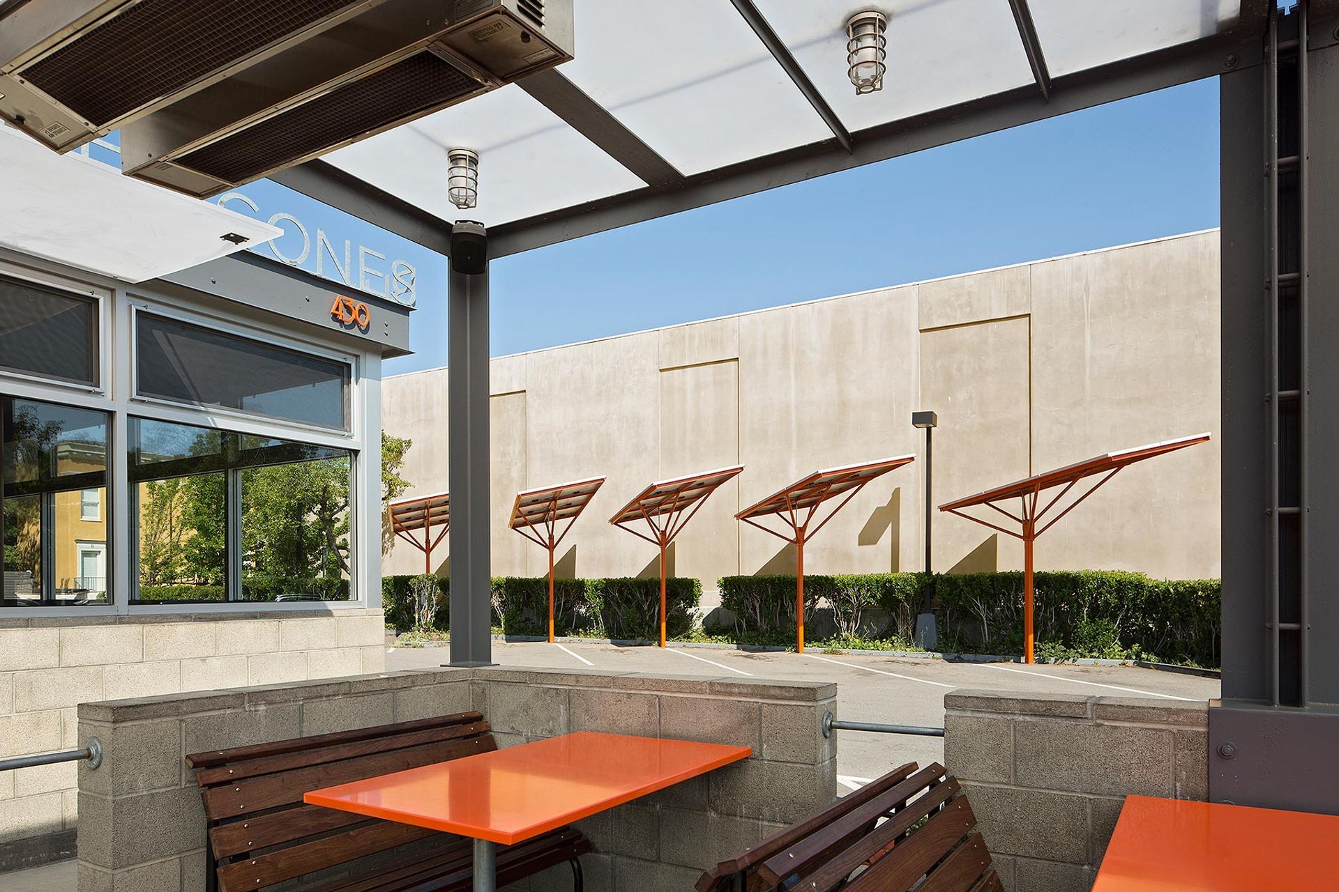 Zack-de-VitoModern-ArchitectureConstructionDesign-BuildSuper-Duper-BurgerMill-ValleyCustom-RestaurantOutdoor-Dining-010.jpg