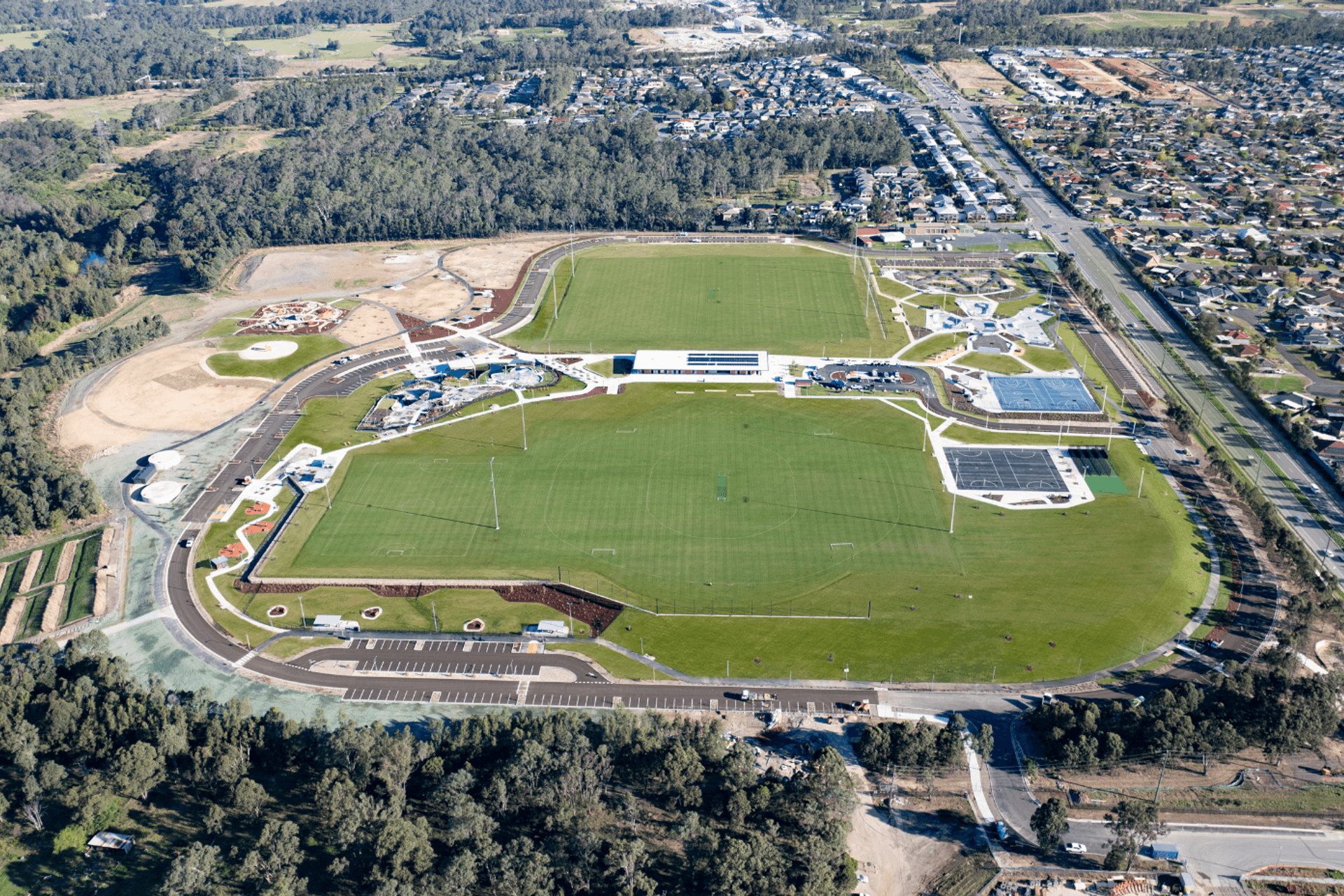 Gipps-Street-Recreation-Precinct-Glascott-3.png