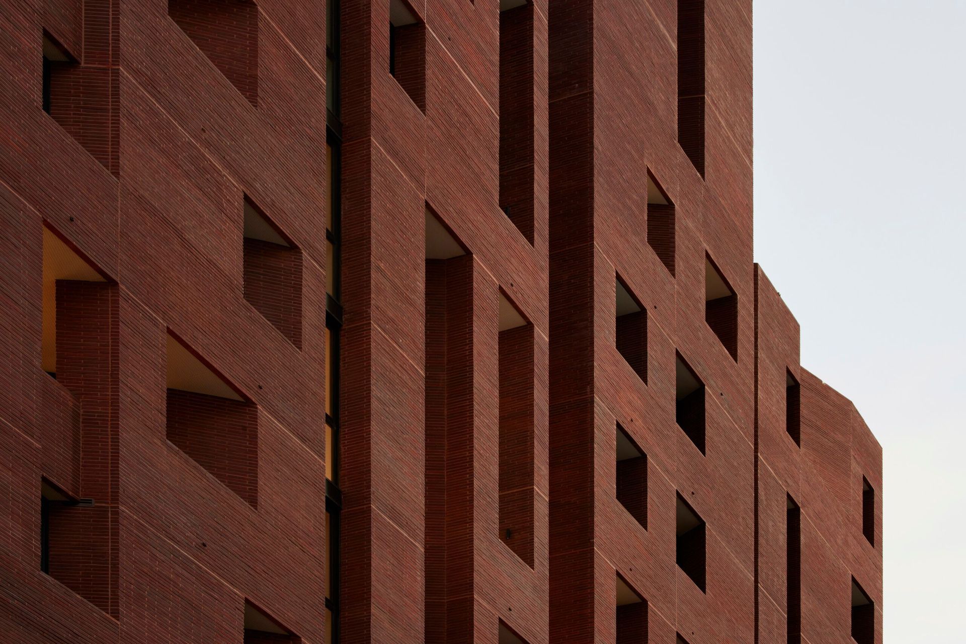 106517-resmulti9-15-Young-Street-Quay-Quarter-LanesSJBTom-Roe-scaled.jpg