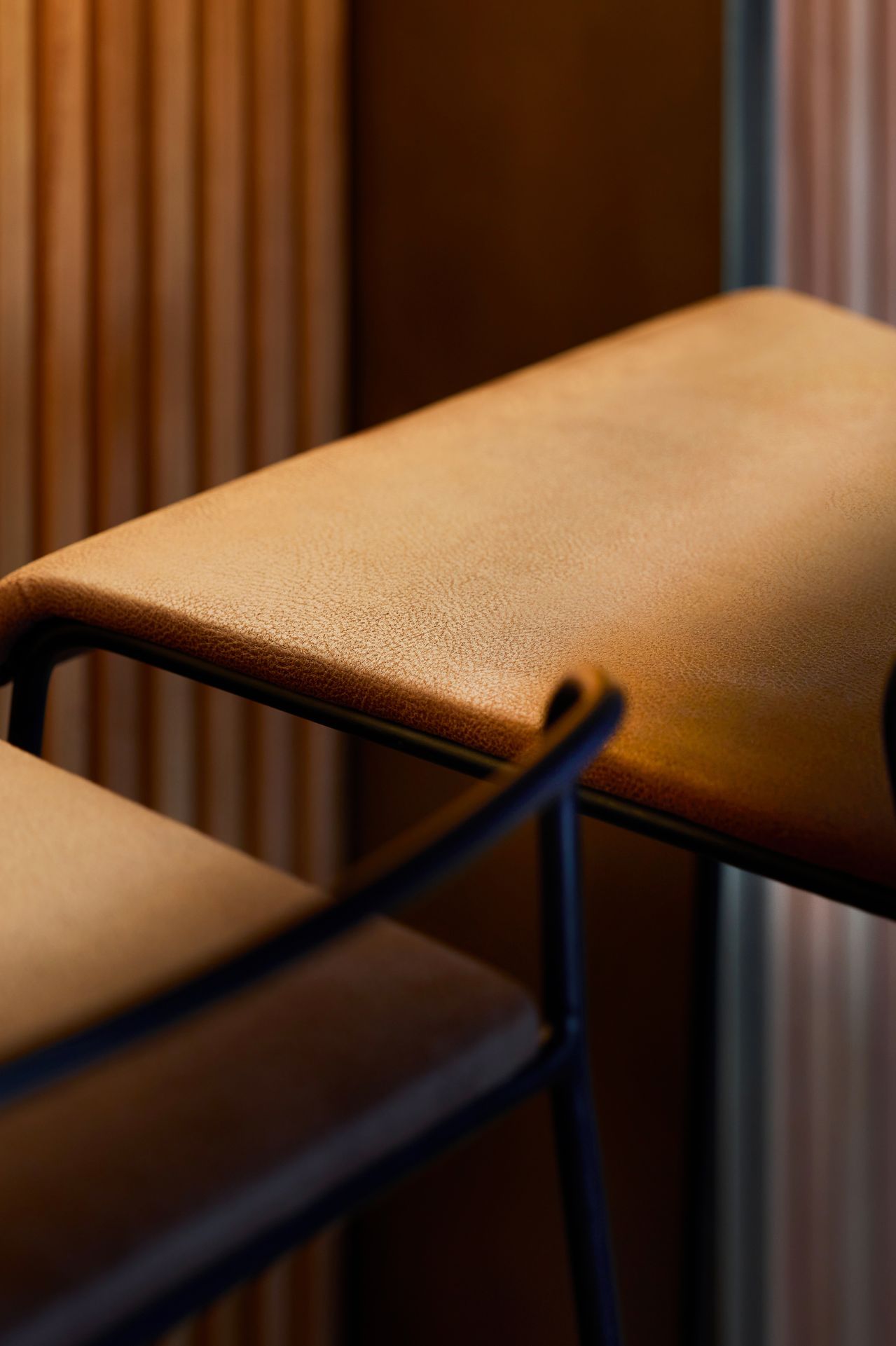 10BAR-SEAT-DETAIL-267.jpg