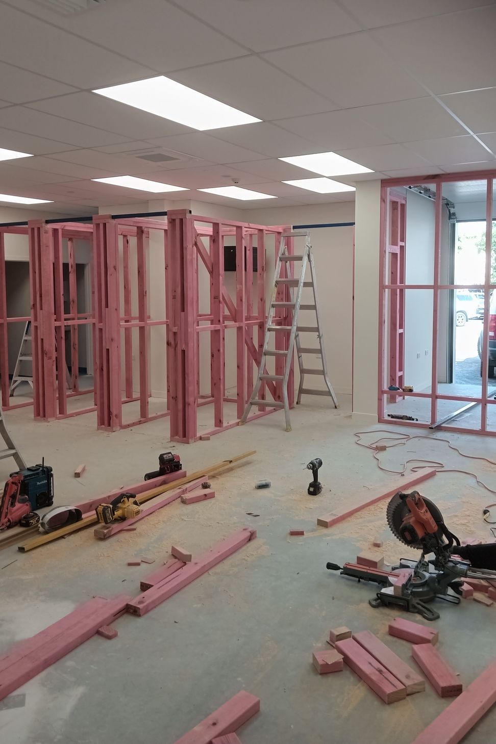 7-42-Thames-St-Oamaru-Caroline-Eve-progression-of-the-new-framing-within-the-retail-space-JDBuilders-.jpg