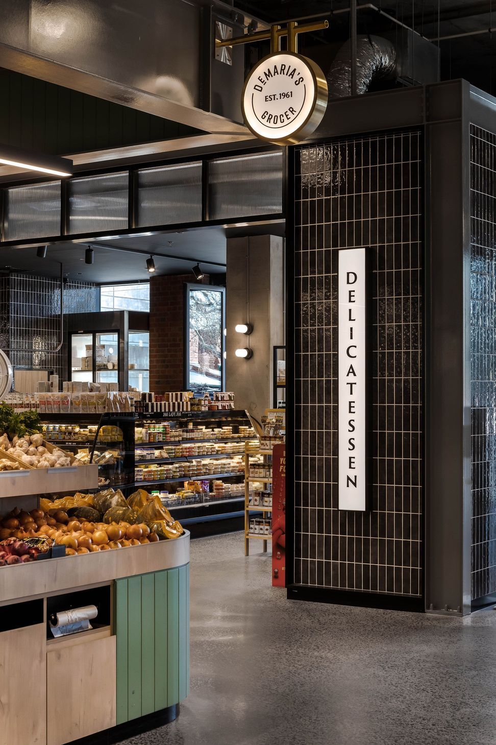 DeMarias-GrocerRichmond-Quarters07.jpg
