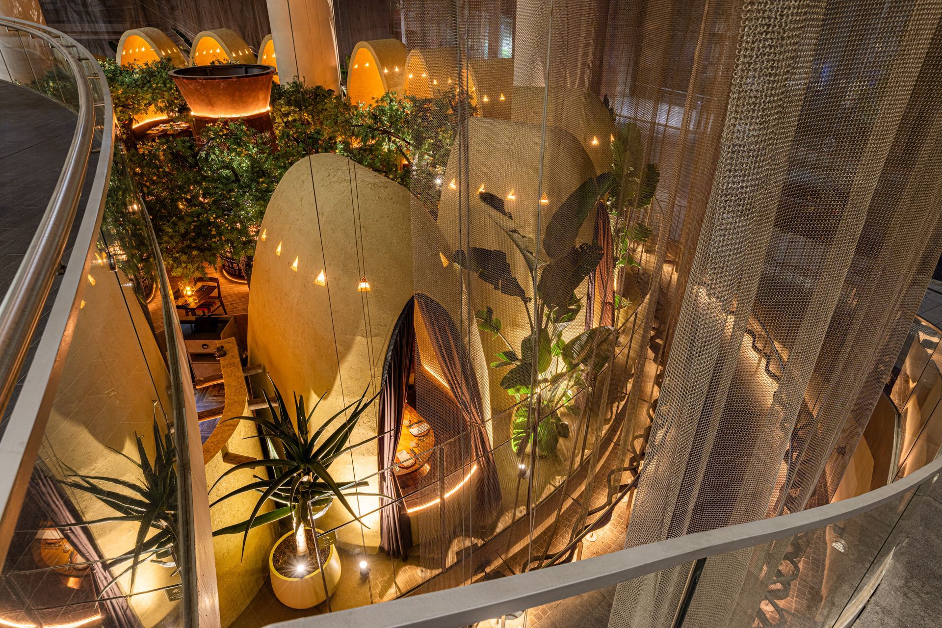 HERO-2-The-Meat-and-Wine-Co-Circular-Quay-Restaurant-Design-COOOP.jpg