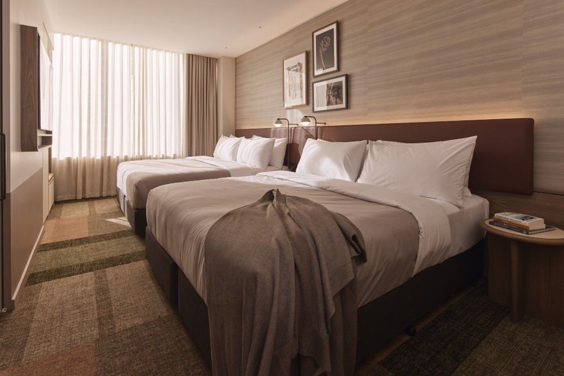 Rydges-MelbourneTwin-King-SuiteHR-1.jpg