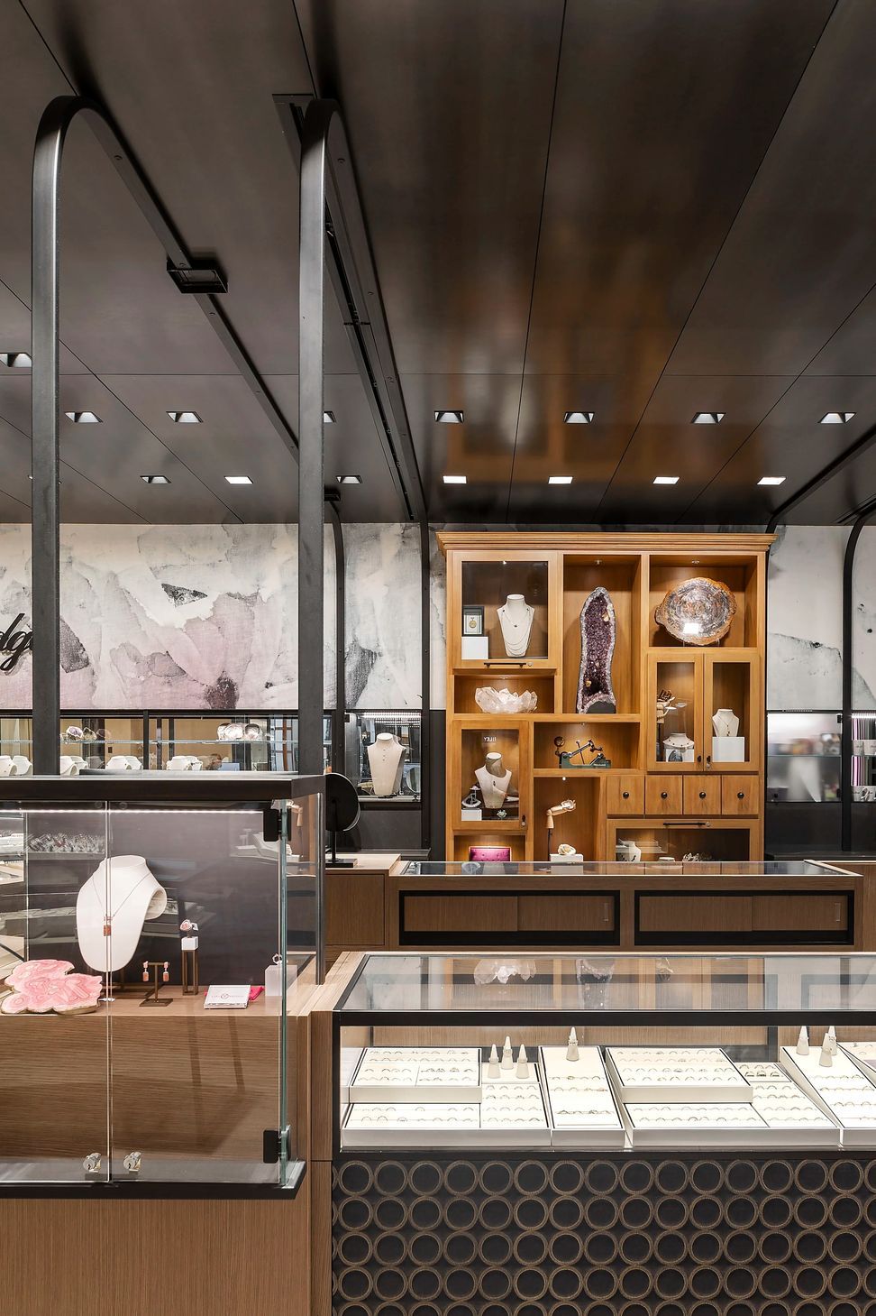 SkBArchitects-BenBridgeJewelers-WestfieldSouthcenter-06-ap-compressed-v4.jpg
