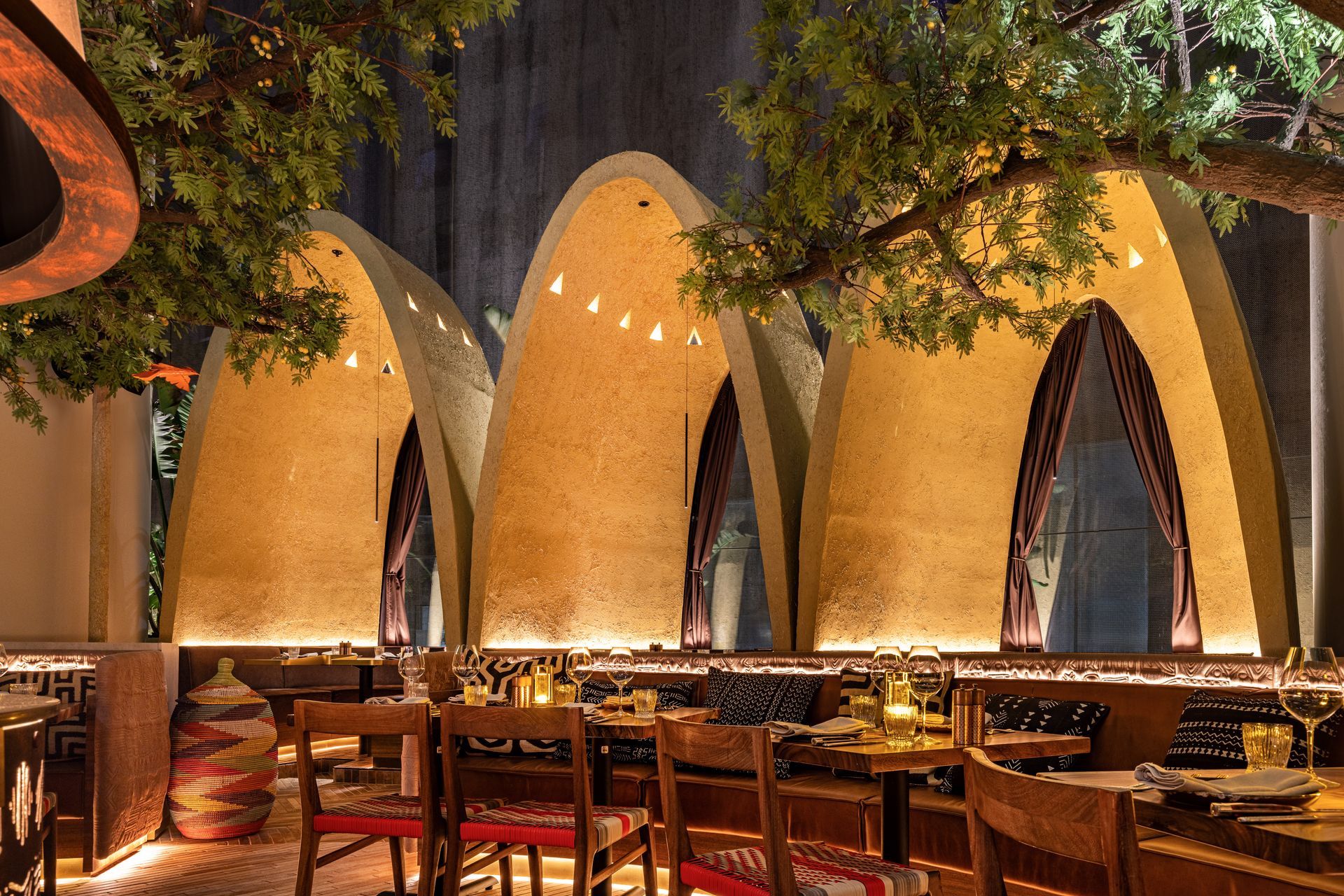The-Meat-and-Wine-Co-Circular-Quay-Restaurant-Design-COOOP-6.jpg