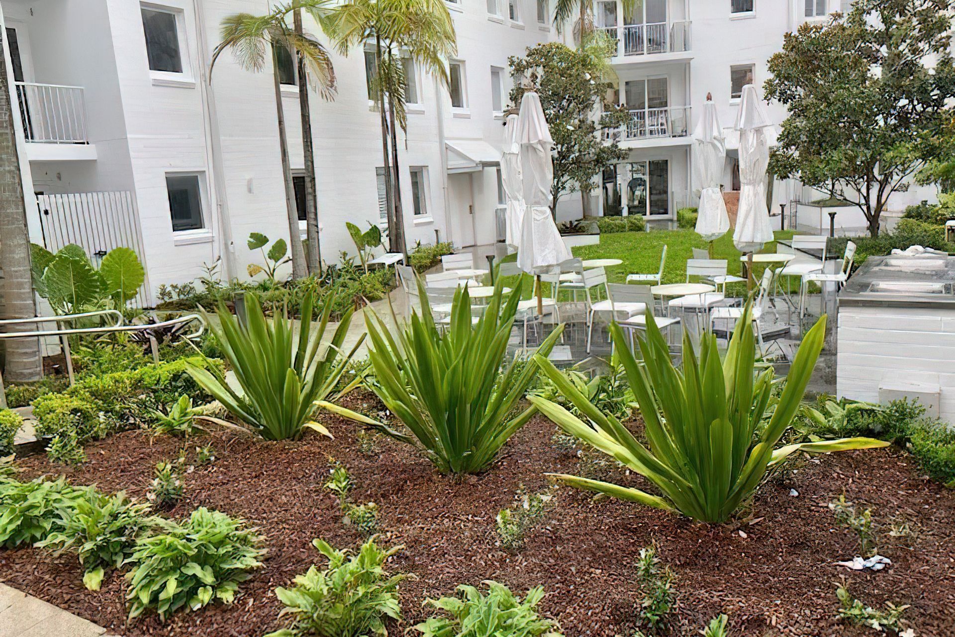 imgi26apartment-garden-bed-design-Chippendale-Sydney-v2.jpeg