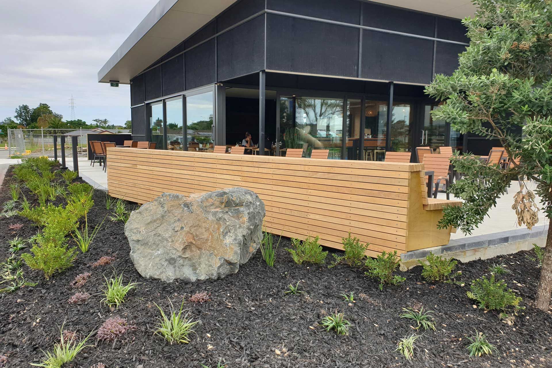 waita-shores-commercial-landscaping-01.jpg