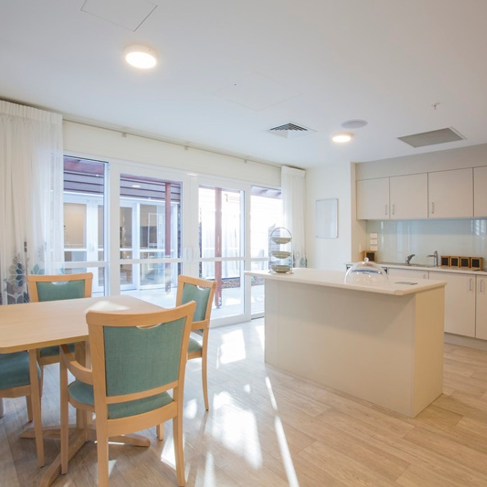 Somervale-Care-Home-and-Serviced-Apartments-1.jpeg