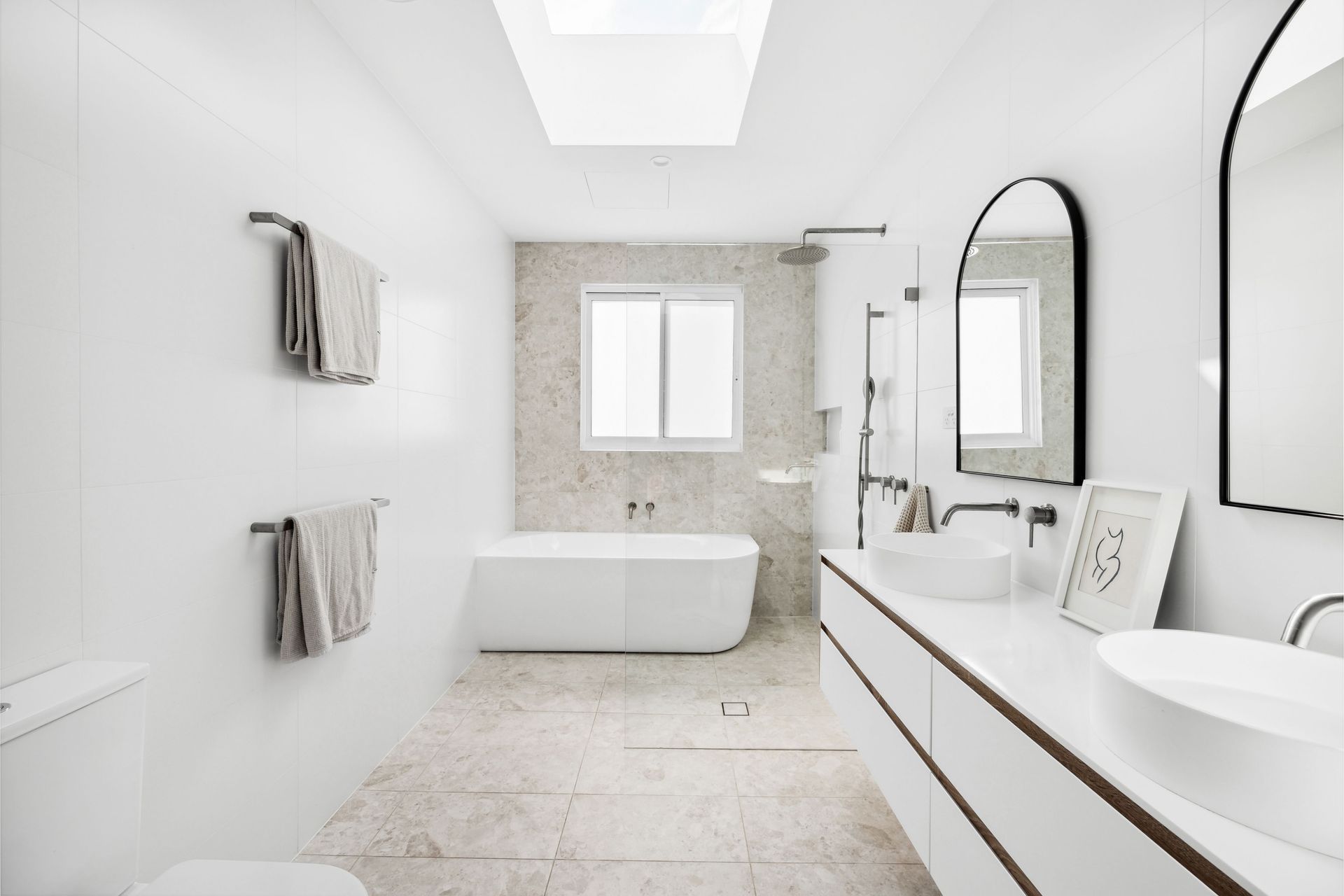 68KareenaRoadMirandaHighBathroom2.jpg